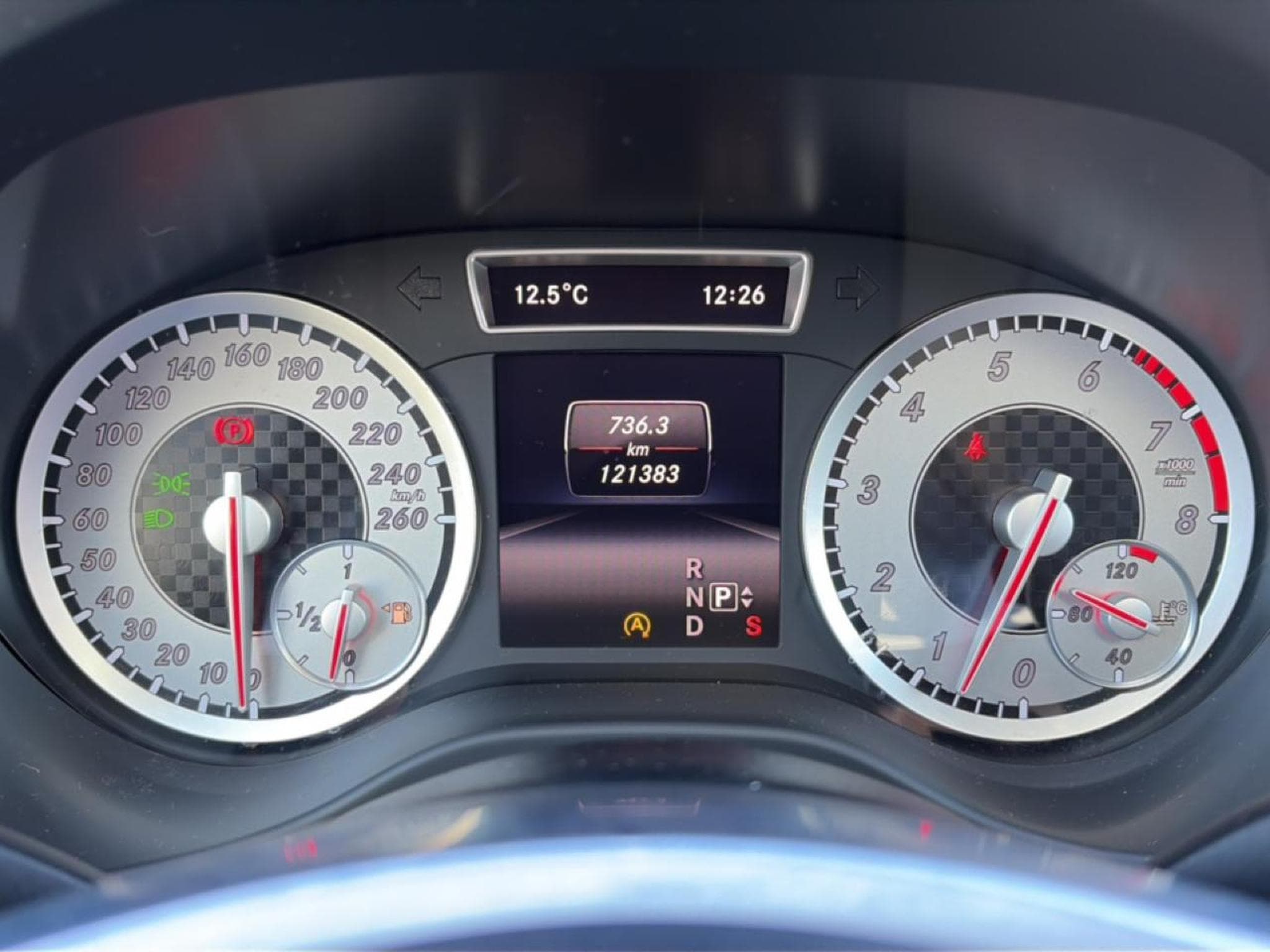 Mercedes CLASSE A 250 VERSION SPORT 7G-DCT (2015) - Photo 13