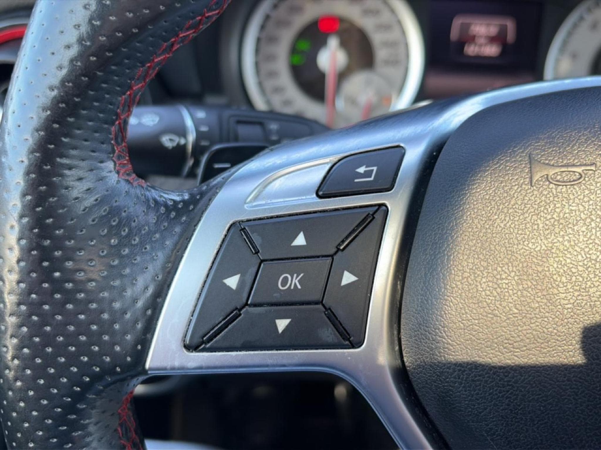 Mercedes CLASSE A 250 VERSION SPORT 7G-DCT (2015) - Photo 15