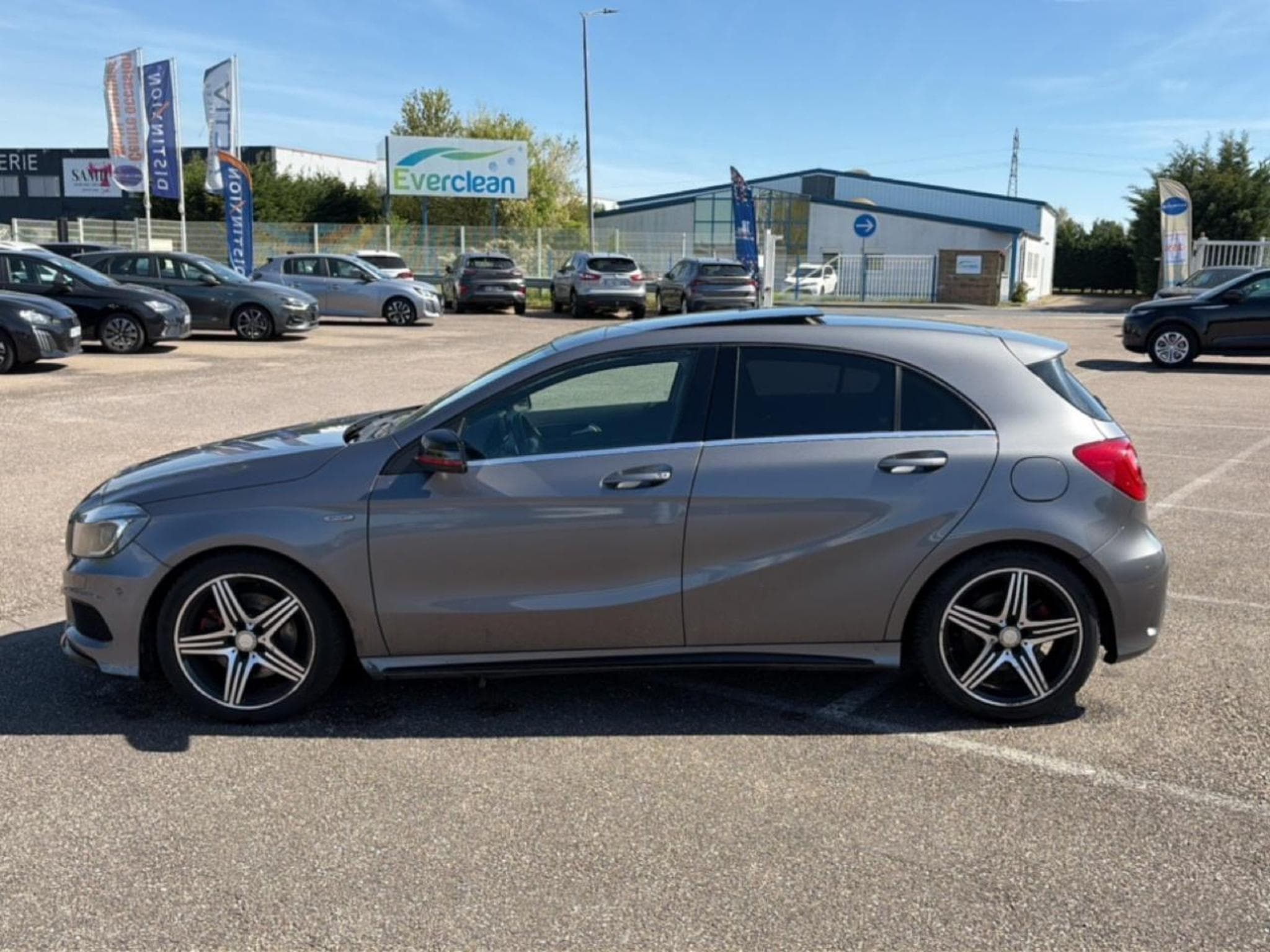 Mercedes CLASSE A 250 VERSION SPORT 7G-DCT (2015) - Photo 8