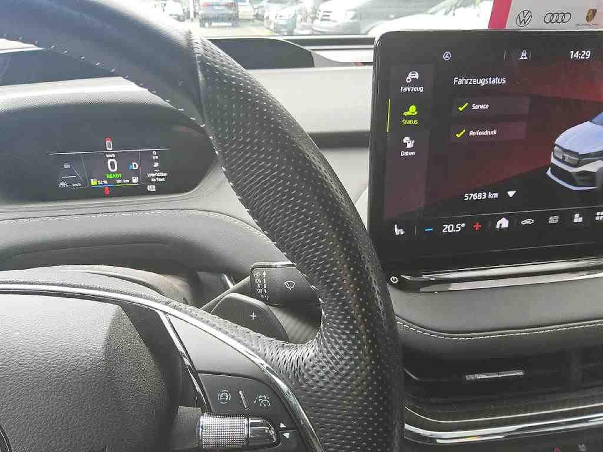 Skoda Enyaq IV RS (2023) - Photo 5