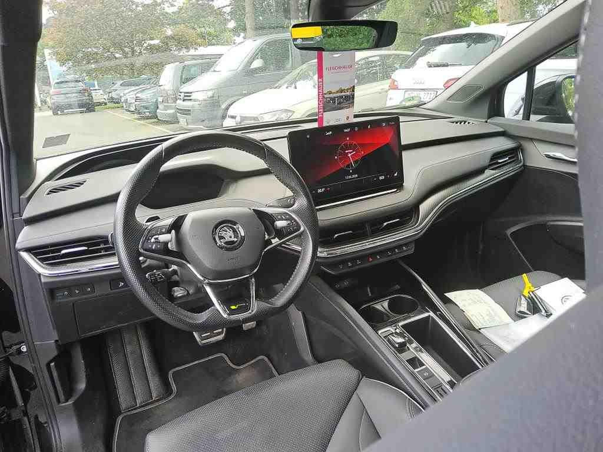 Skoda Enyaq IV RS (2023) - Photo 6