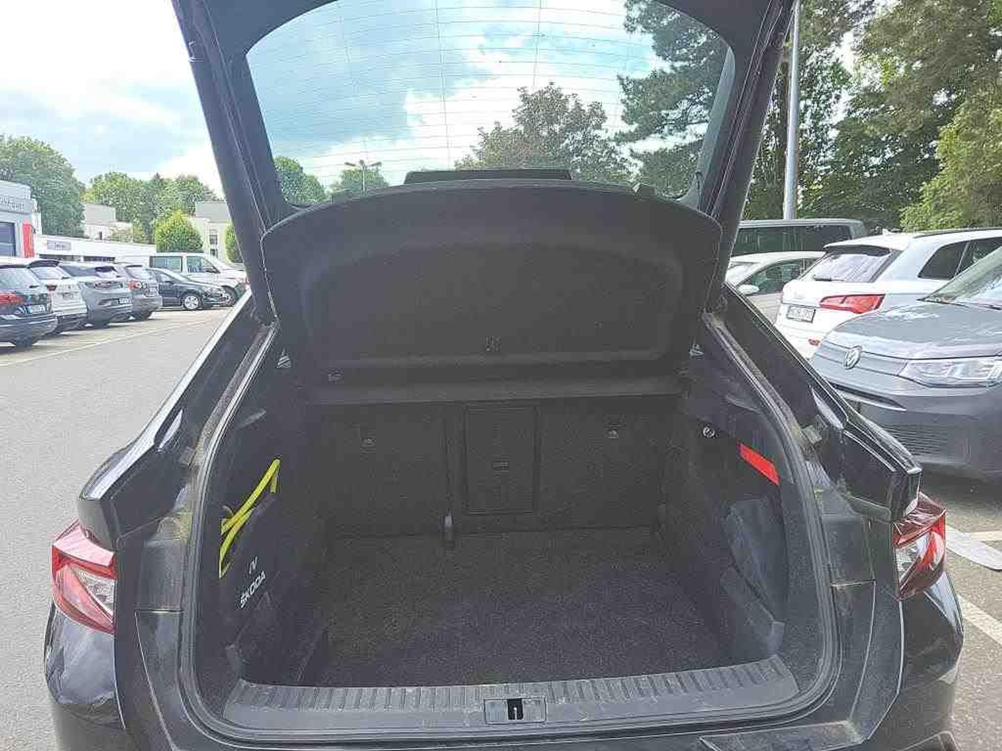 Skoda Enyaq IV RS (2023) - Photo 7