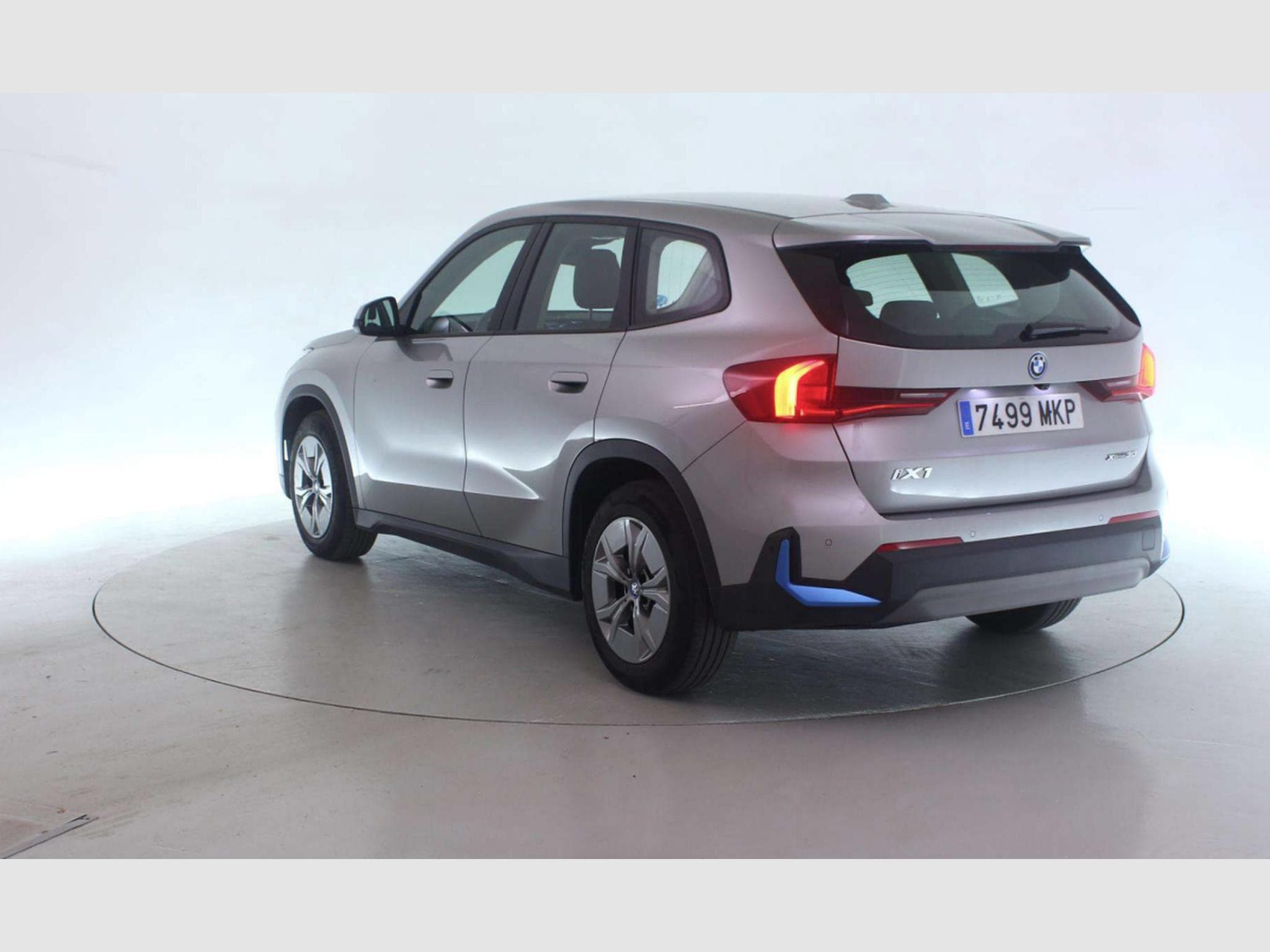 Bmw iX1 xDrive30 (2023) - Photo 3