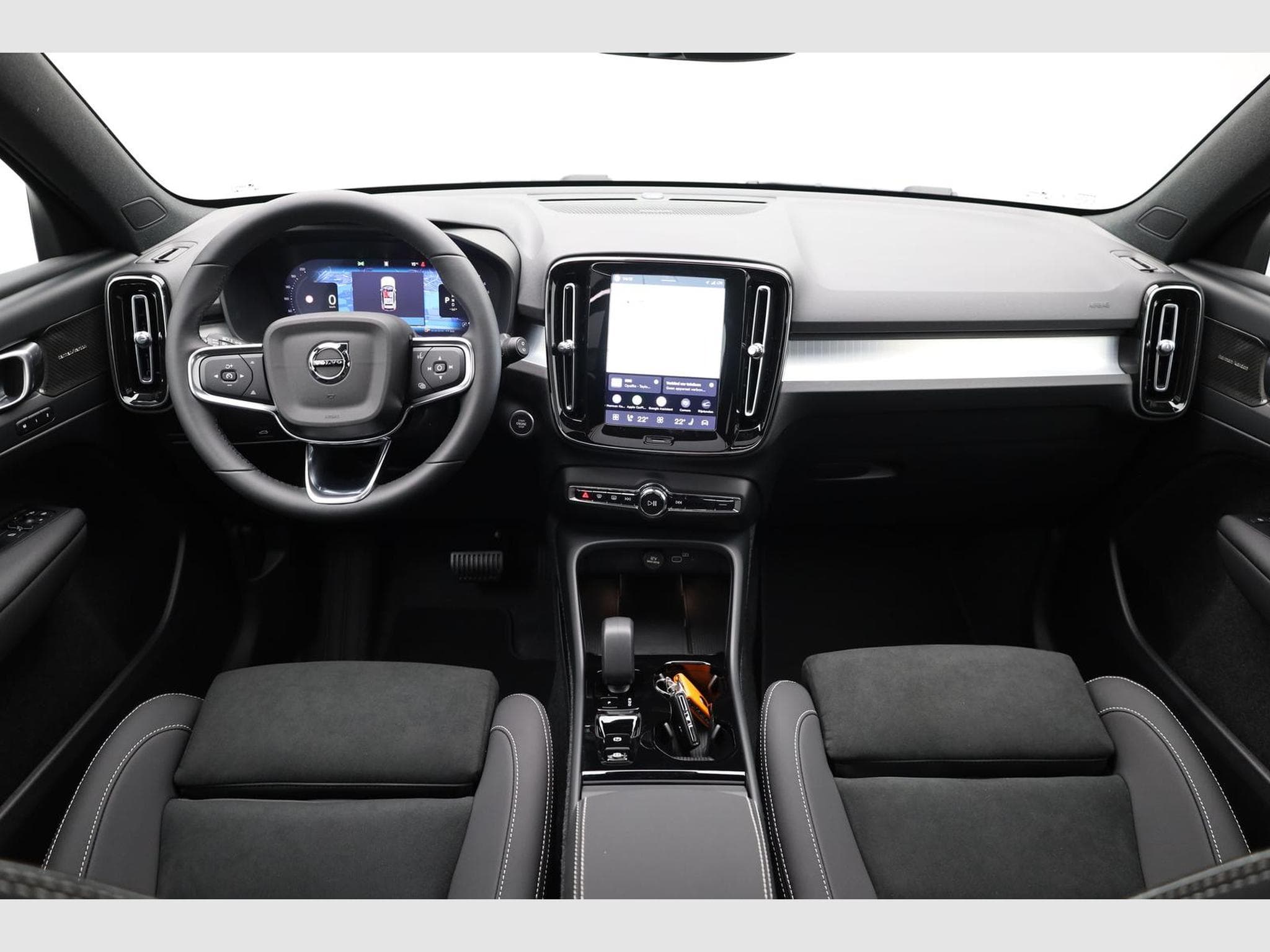 Volvo XC40 Black Edition Plus B4 (2026) - Photo 13