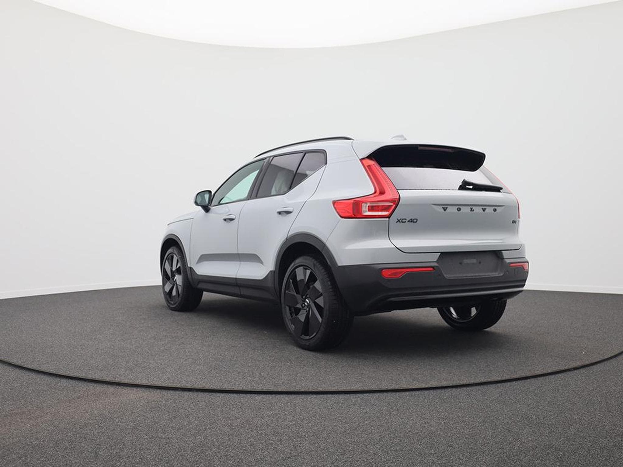 Volvo XC40 Black Edition Plus B4 (2026) - Photo 3