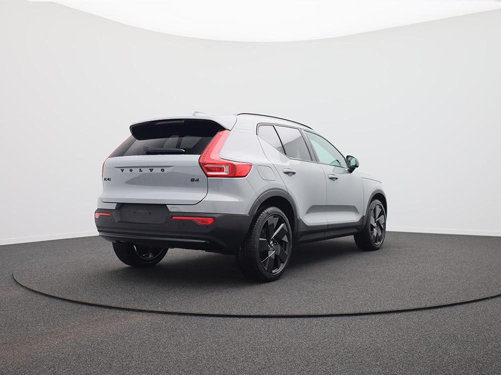 Volvo XC40 Black Edition Plus B4 (2026) - Photo 5