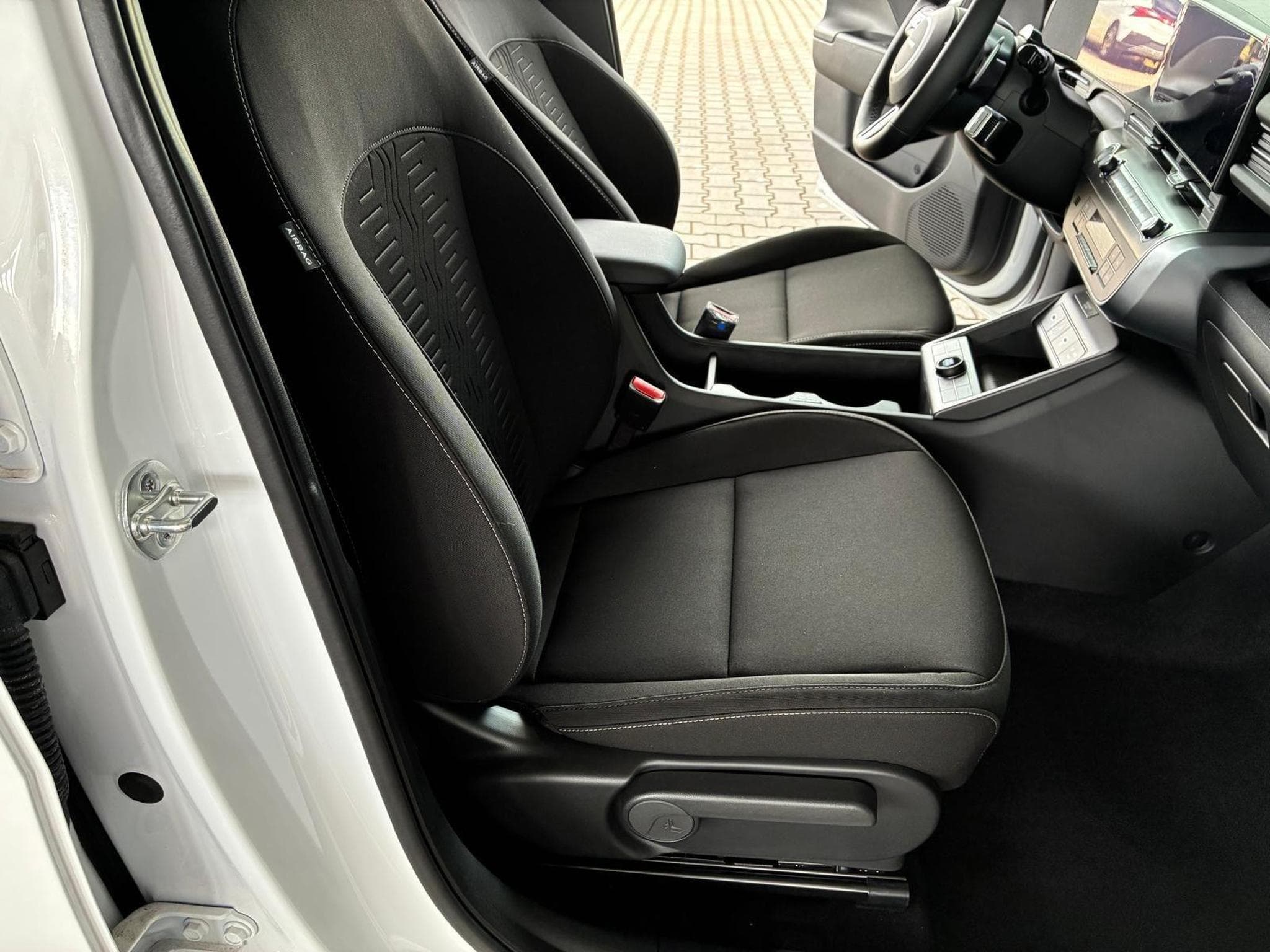 Hyundai Kona Comfort (2025) - Photo 5