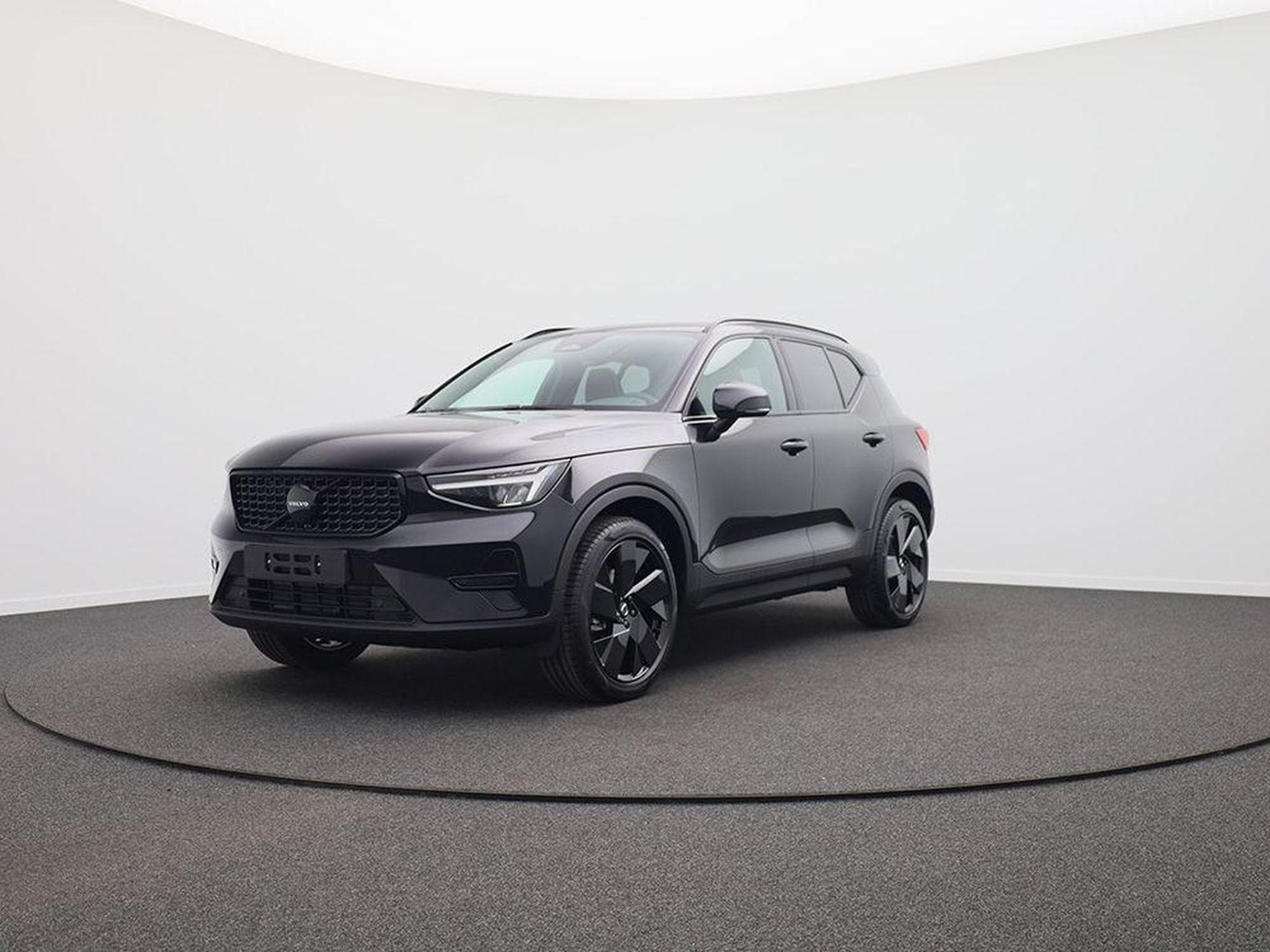 Volvo XC40 Black Edition Plus (2026) - Photo 1