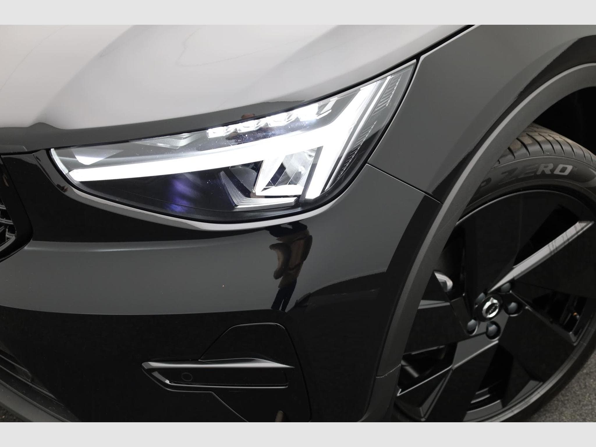 Volvo XC40 Black Edition Plus (2026) - Photo 11