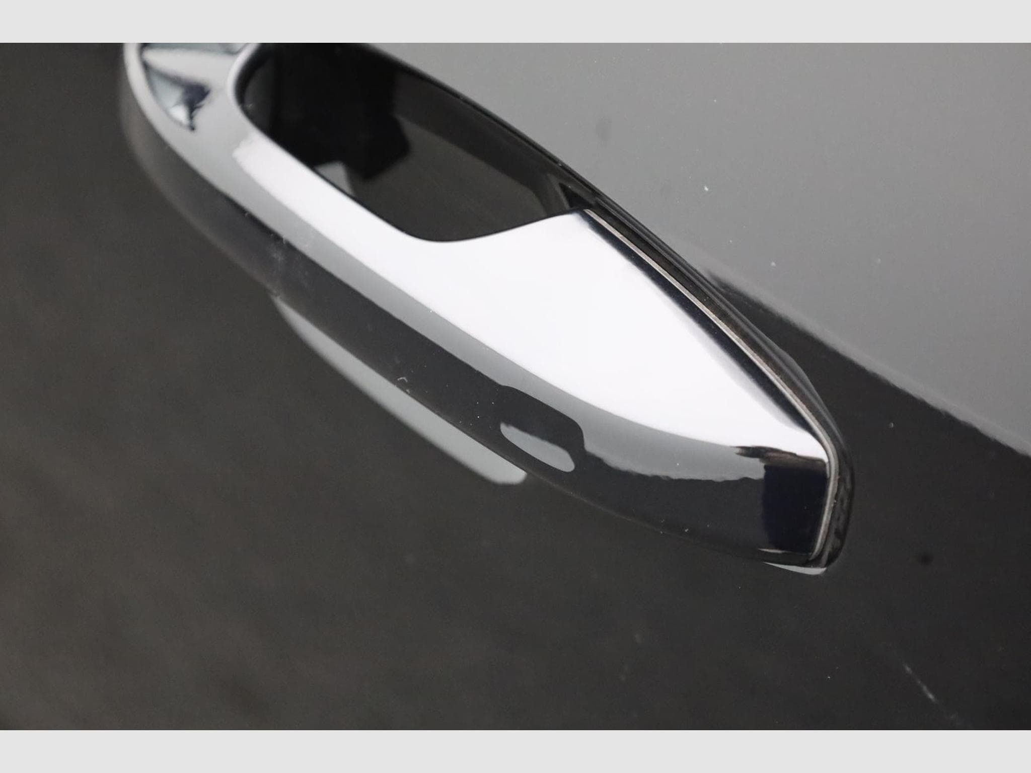 Volvo XC40 Black Edition Plus (2026) - Photo 13