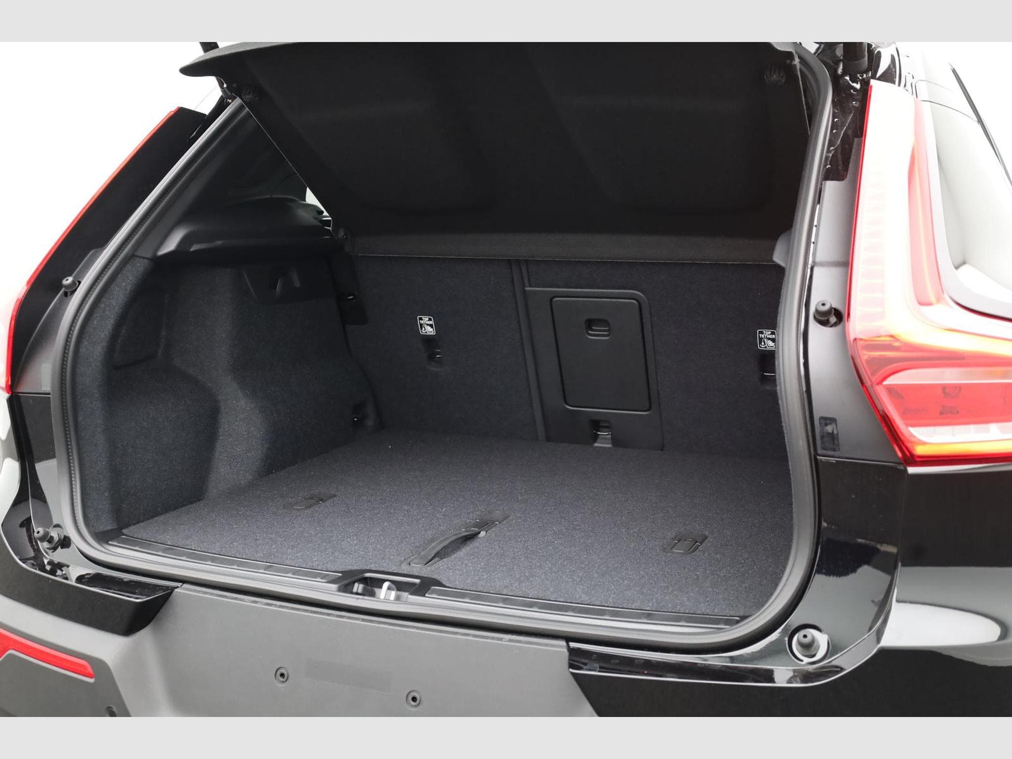 Volvo XC40 Black Edition Plus (2026) - Photo 14