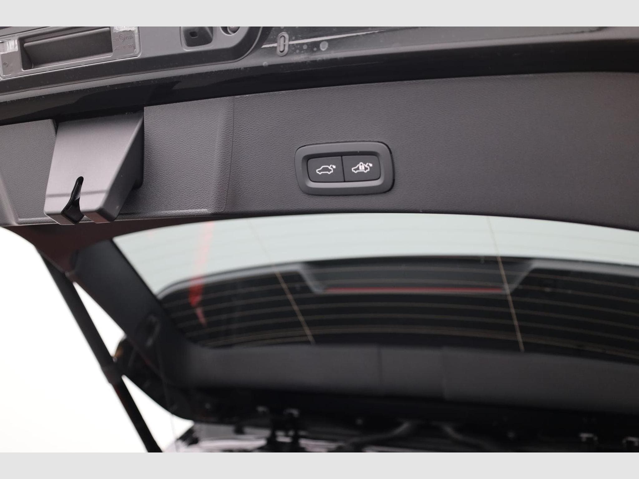 Volvo XC40 Black Edition Plus (2026) - Photo 16