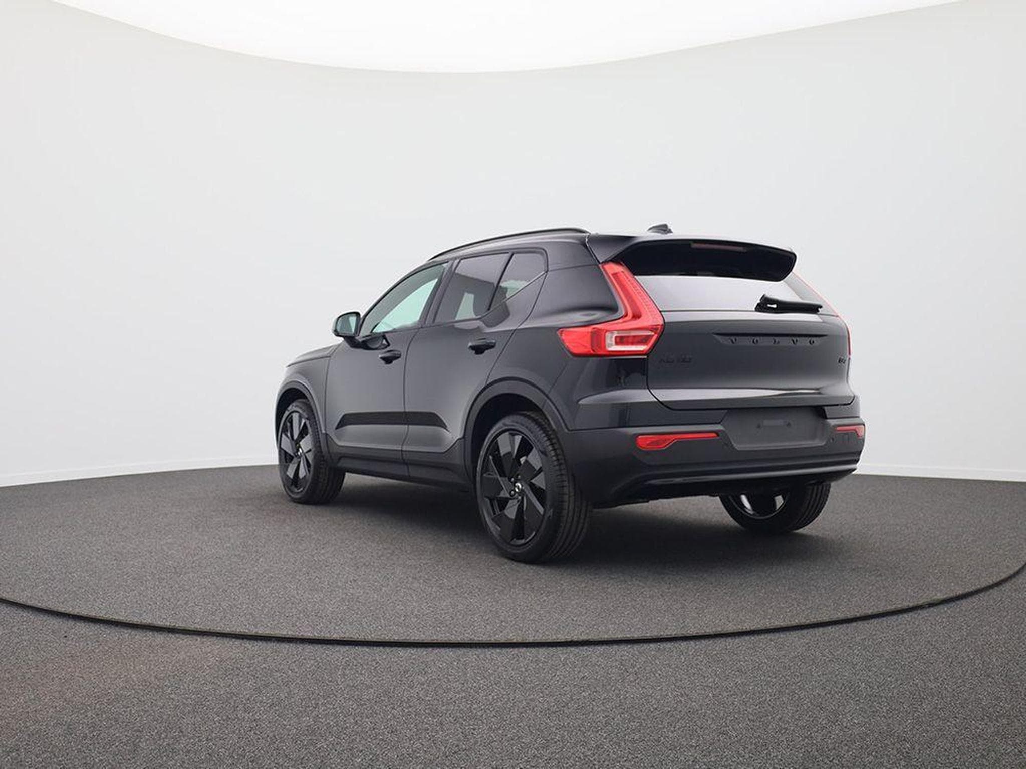 Volvo XC40 Black Edition Plus (2026) - Photo 3