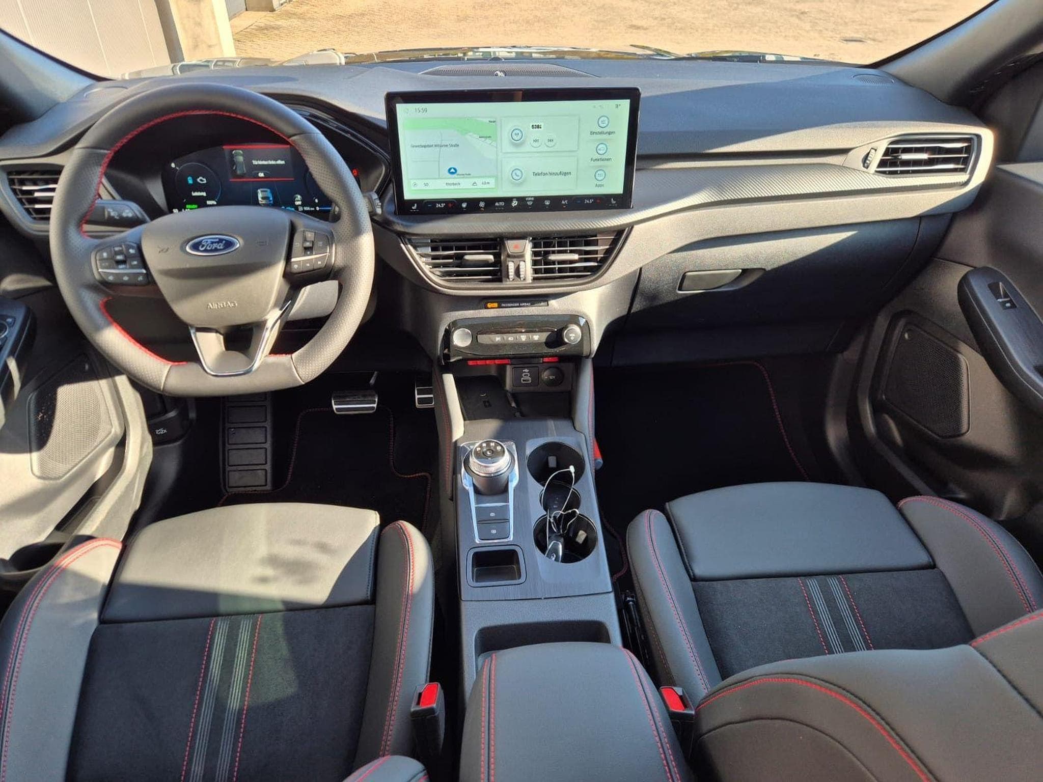 Ford Kuga ST-Line (2026) - Photo 15