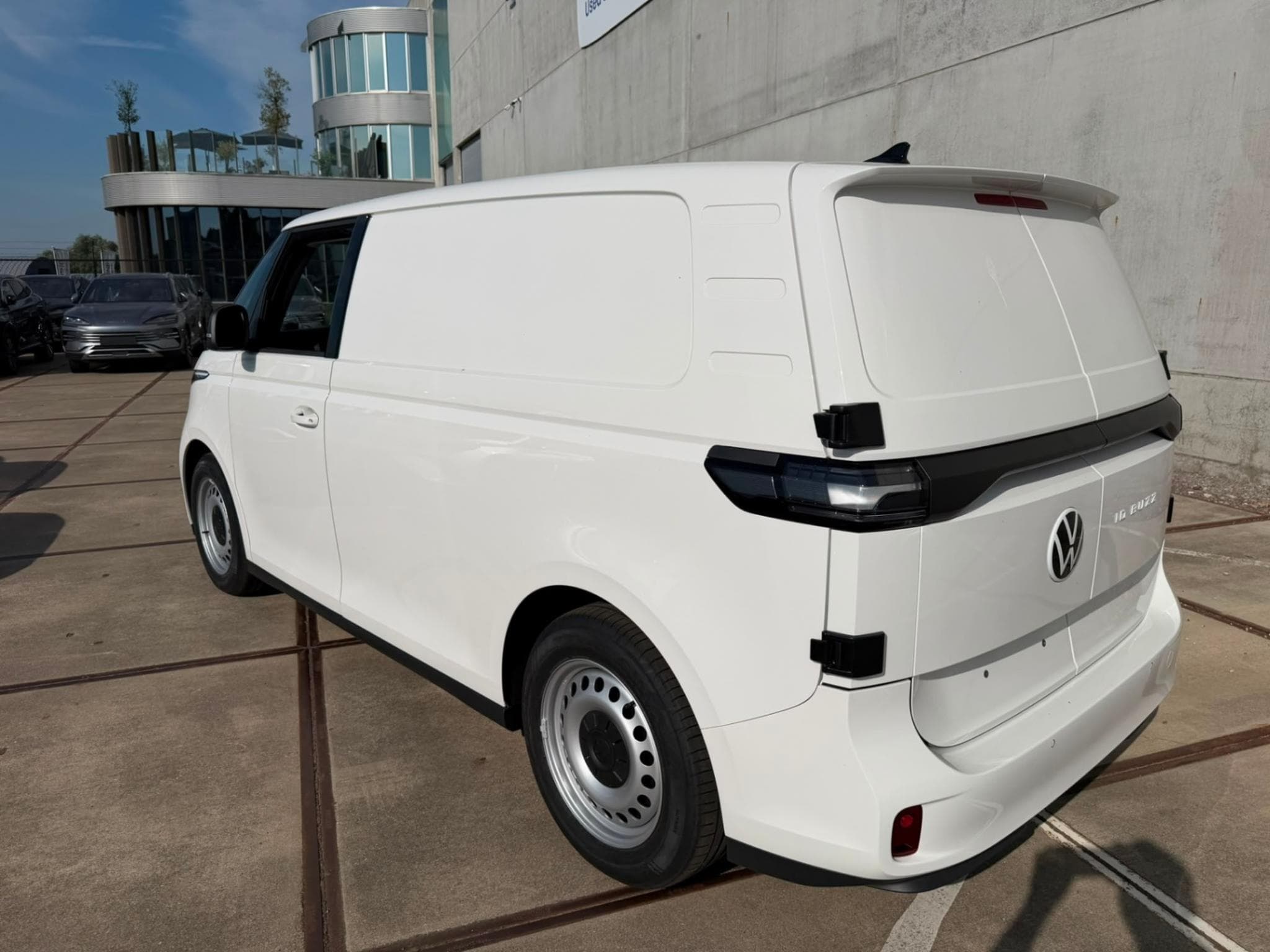 VW ID.Buzz CARGO (2026) - Photo 3