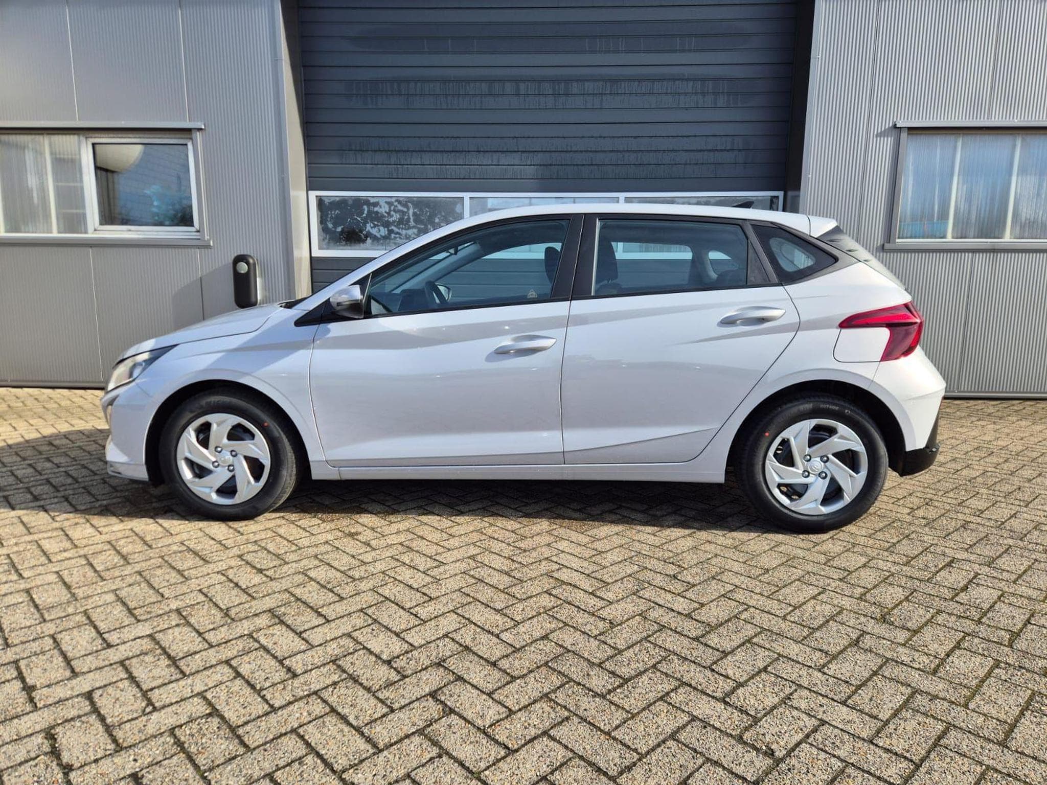 Hyundai i20 Standard (2026) - Photo 2