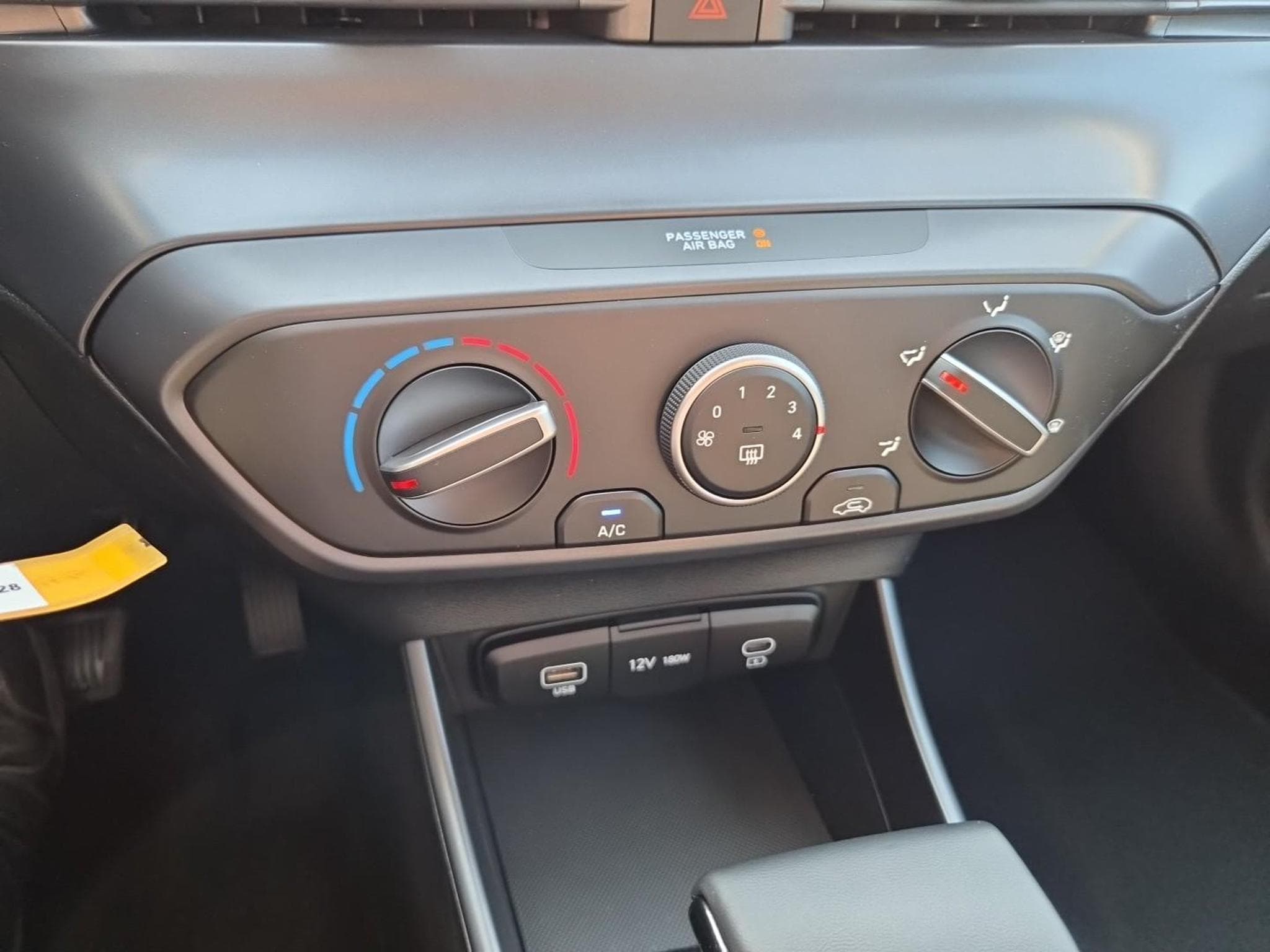 Hyundai i20 Standard (2026) - Photo 20