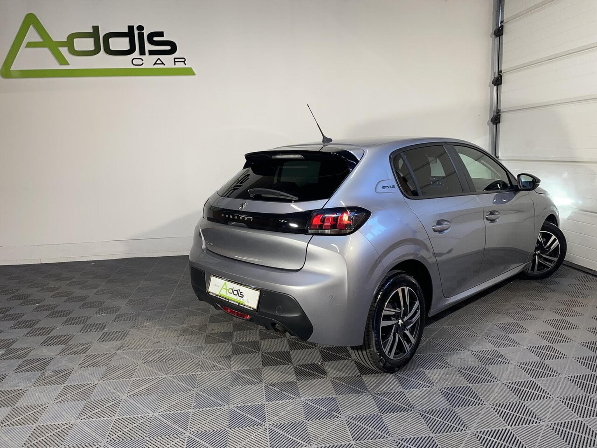 Peugeot 208 1.2 ESSENCE 75 CV STYLE CARPLAY 5P (2023) - Photo 2