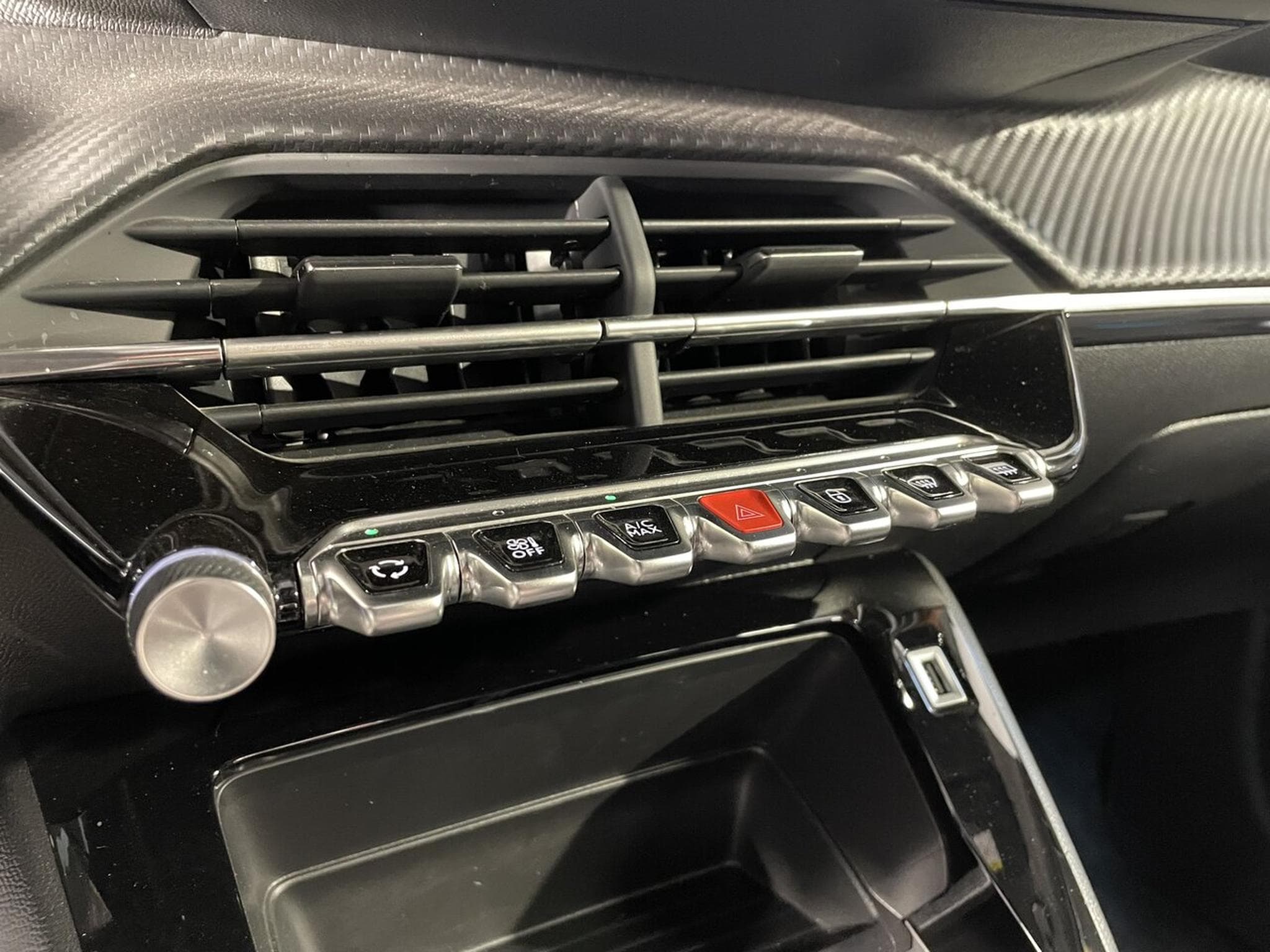 Peugeot 208 1.2 ESSENCE 75 CV STYLE CARPLAY 5P (2023) - Photo 4