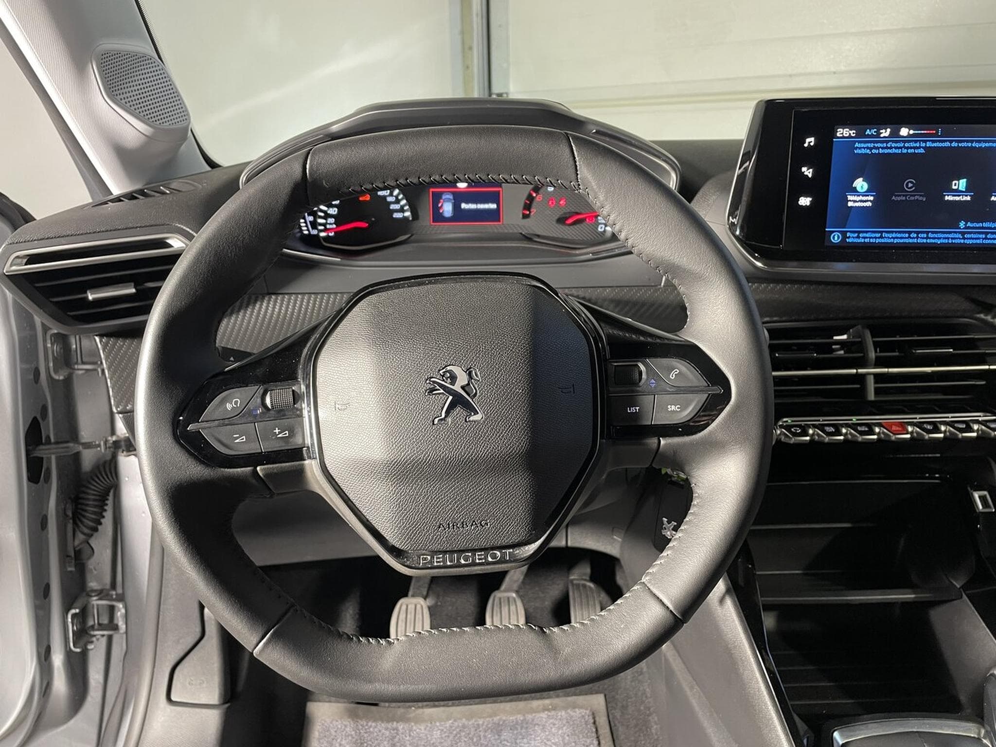 Peugeot 208 1.2 ESSENCE 75 CV STYLE CARPLAY 5P (2023) - Photo 8