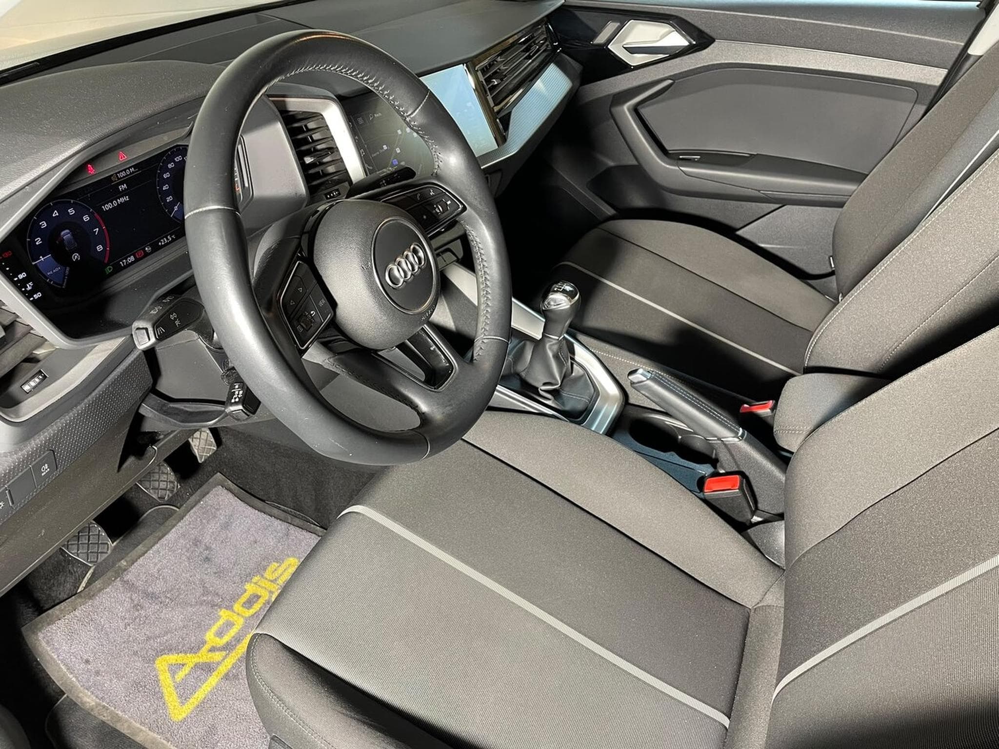 Audi A1 SPORTBACK 25 TFSI 95 BUSINESS GPS (2019) - Photo 7