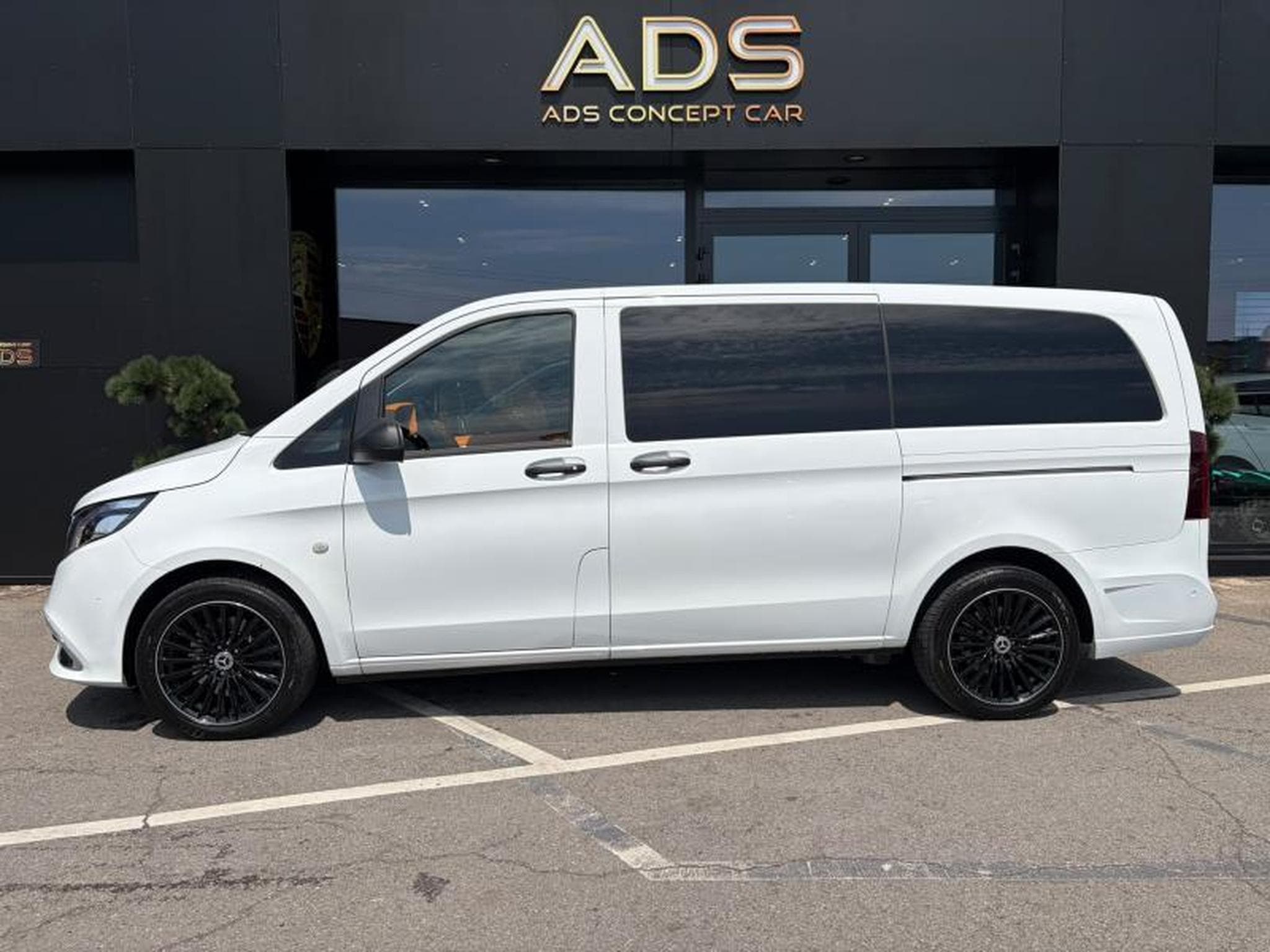 Mercedes Vito Tourer Long VIP Ciel étoilé Cuir orange (2020) - Photo 4