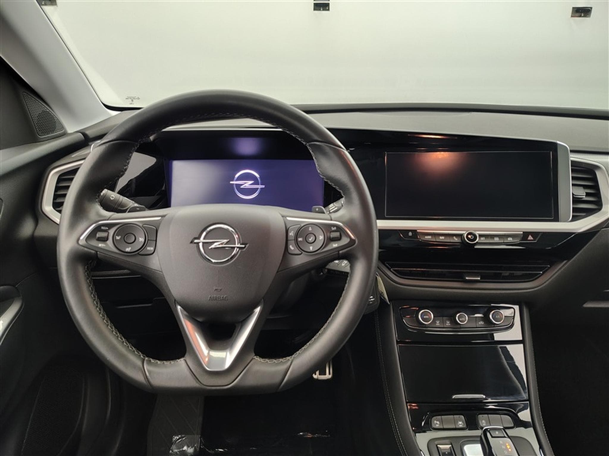 Opel Grandland 1.2 Turbo Business Elegance S&S (2023) - Photo 9