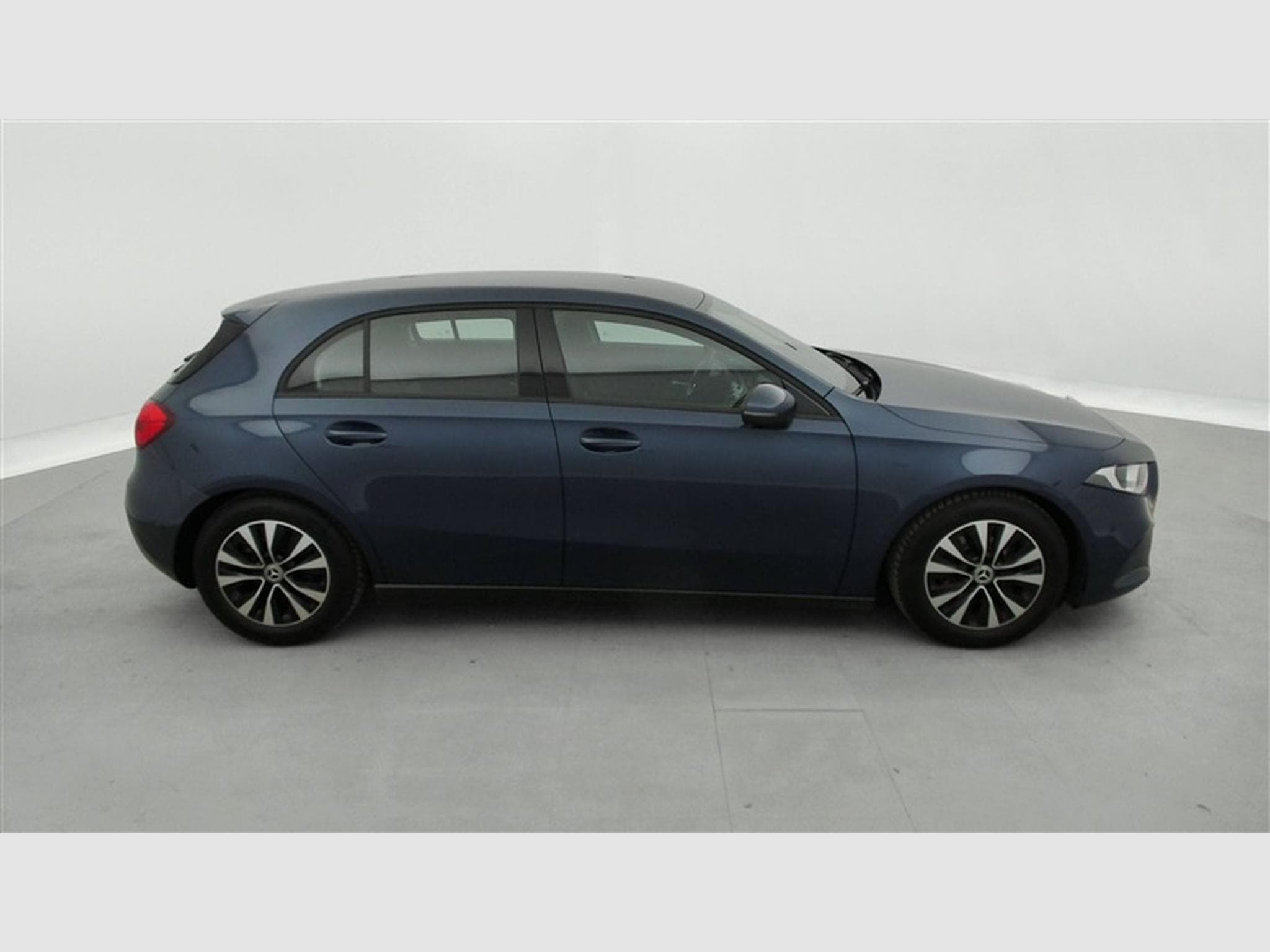 Mercedes A 180 A 180  Business solution NAVI/ LED/JA (2022) - Photo 25