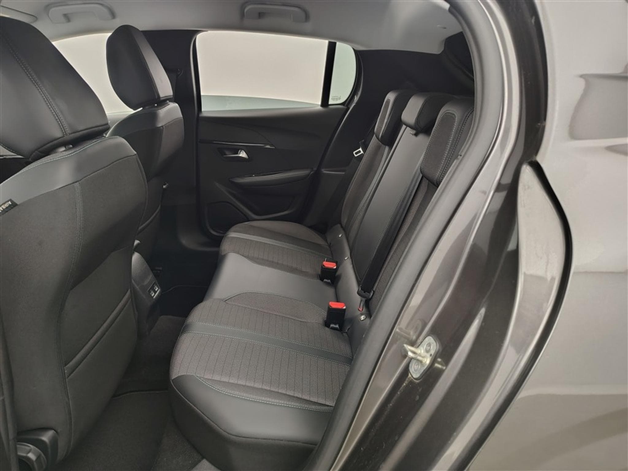 Peugeot 208 1.2i PureTech 100Cv EAT8 Allure NAVI / CARPLAY / CAMERA (2022) - Photo 13