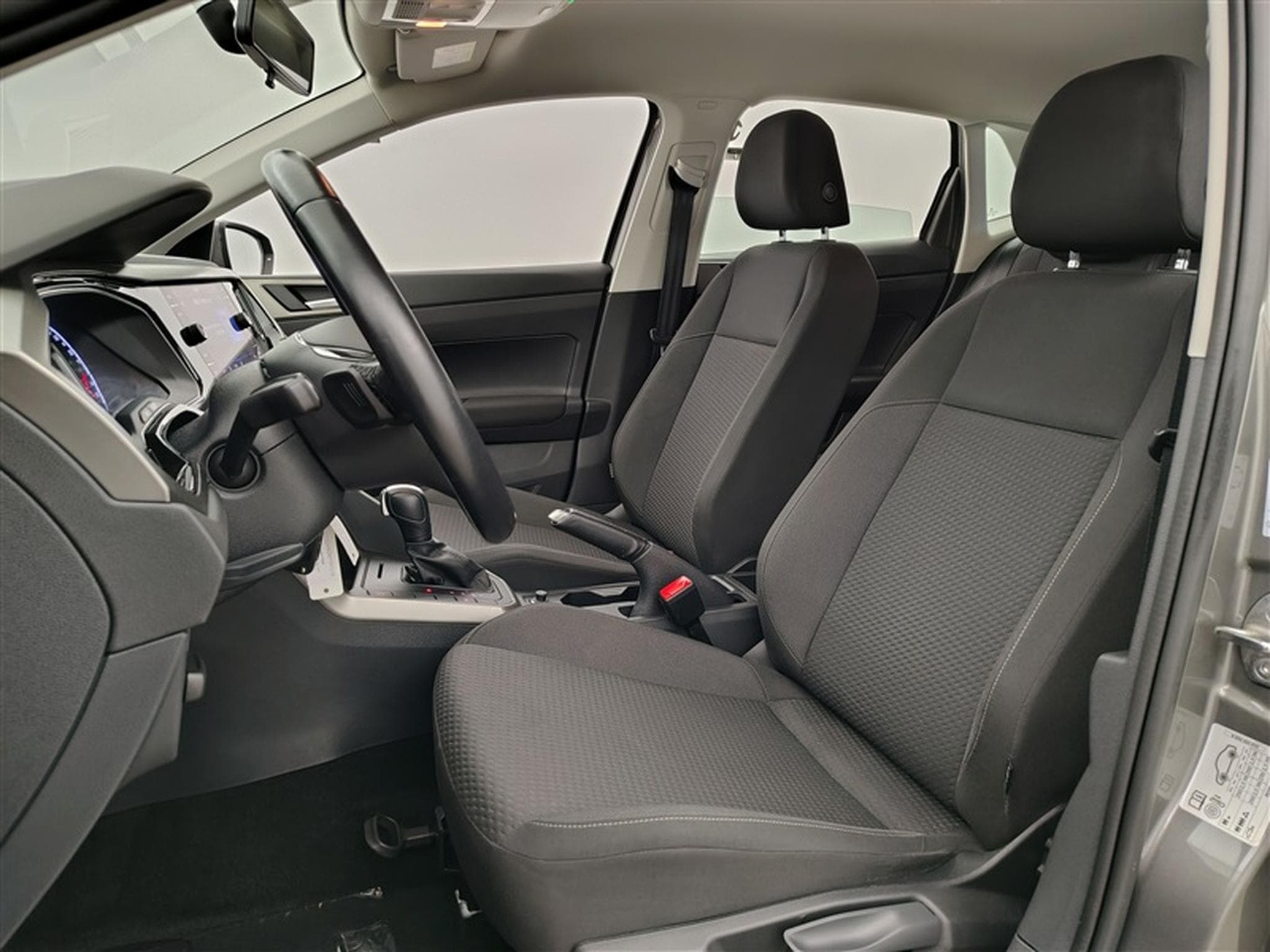 VW Polo 1.0 TSi Comfortline DSG NAVI / CARPLAY (2021) - Photo 7
