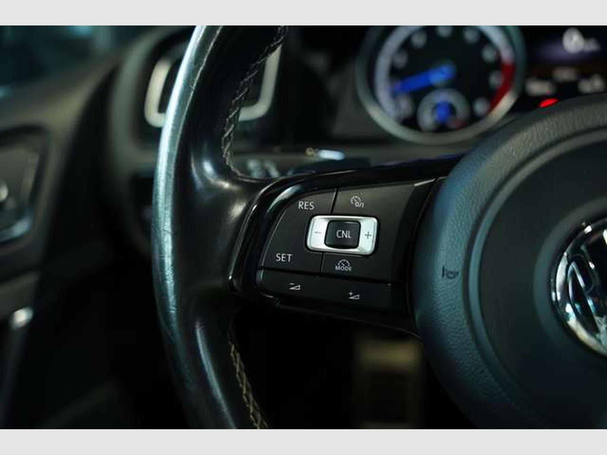 VW Golf R 4M DSG *19 *ABT *Navi *Leder *Pano (2015) - Photo 31