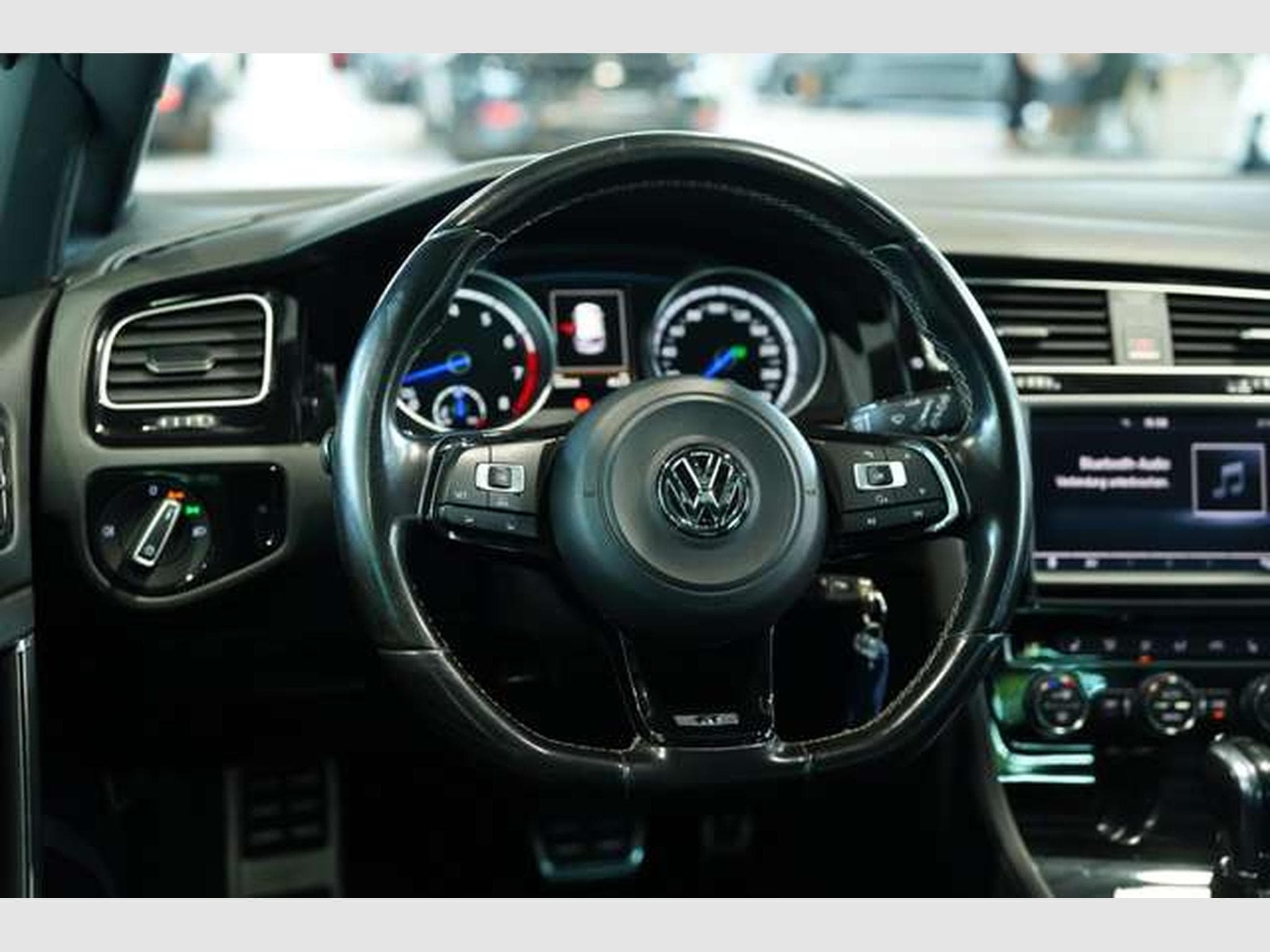 VW Golf R 4M DSG *19 *ABT *Navi *Leder *Pano (2015) - Photo 35