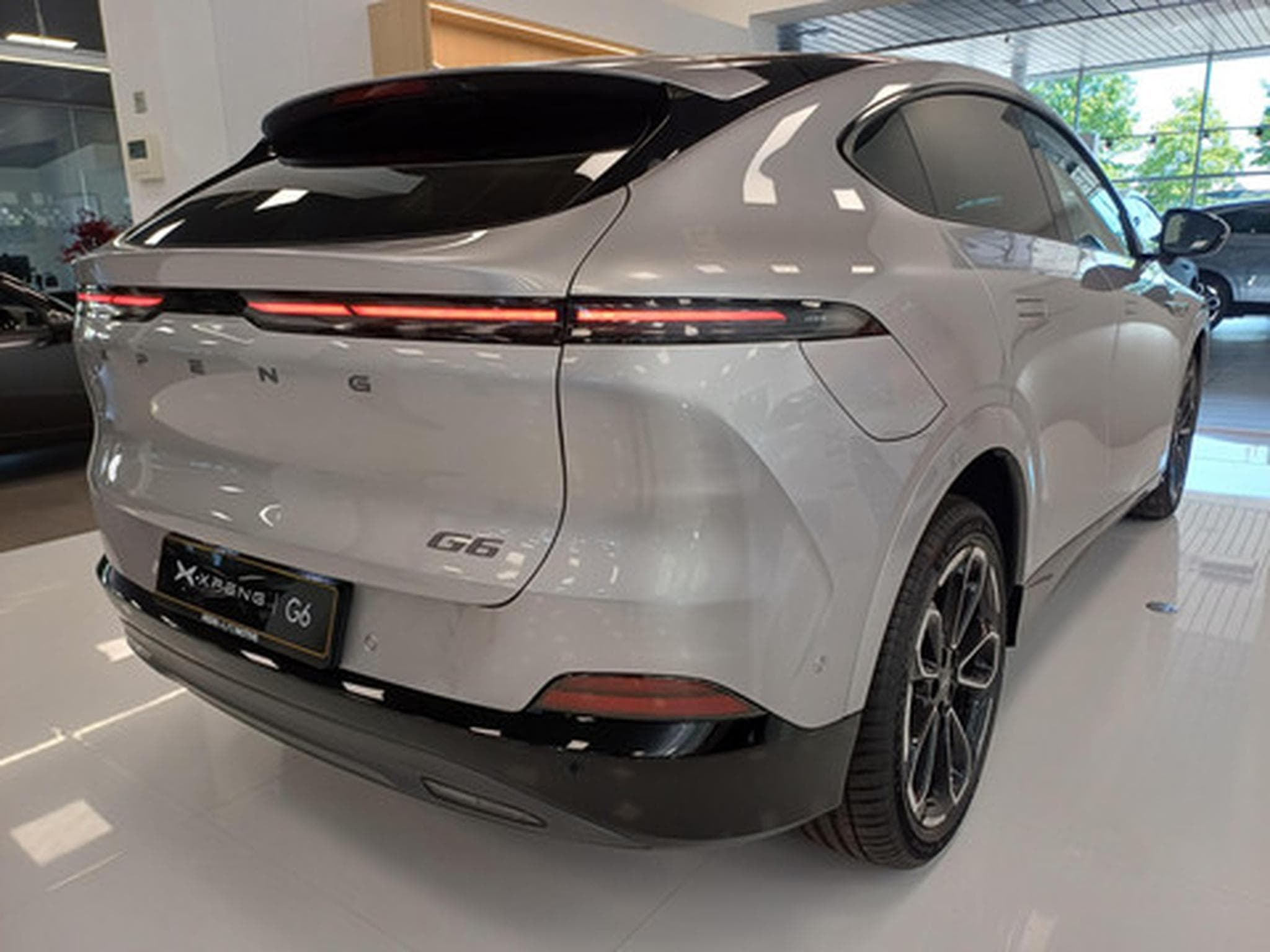 Xpeng G6 BEV 69KWH Standard Range RWD (2026) - Photo 5