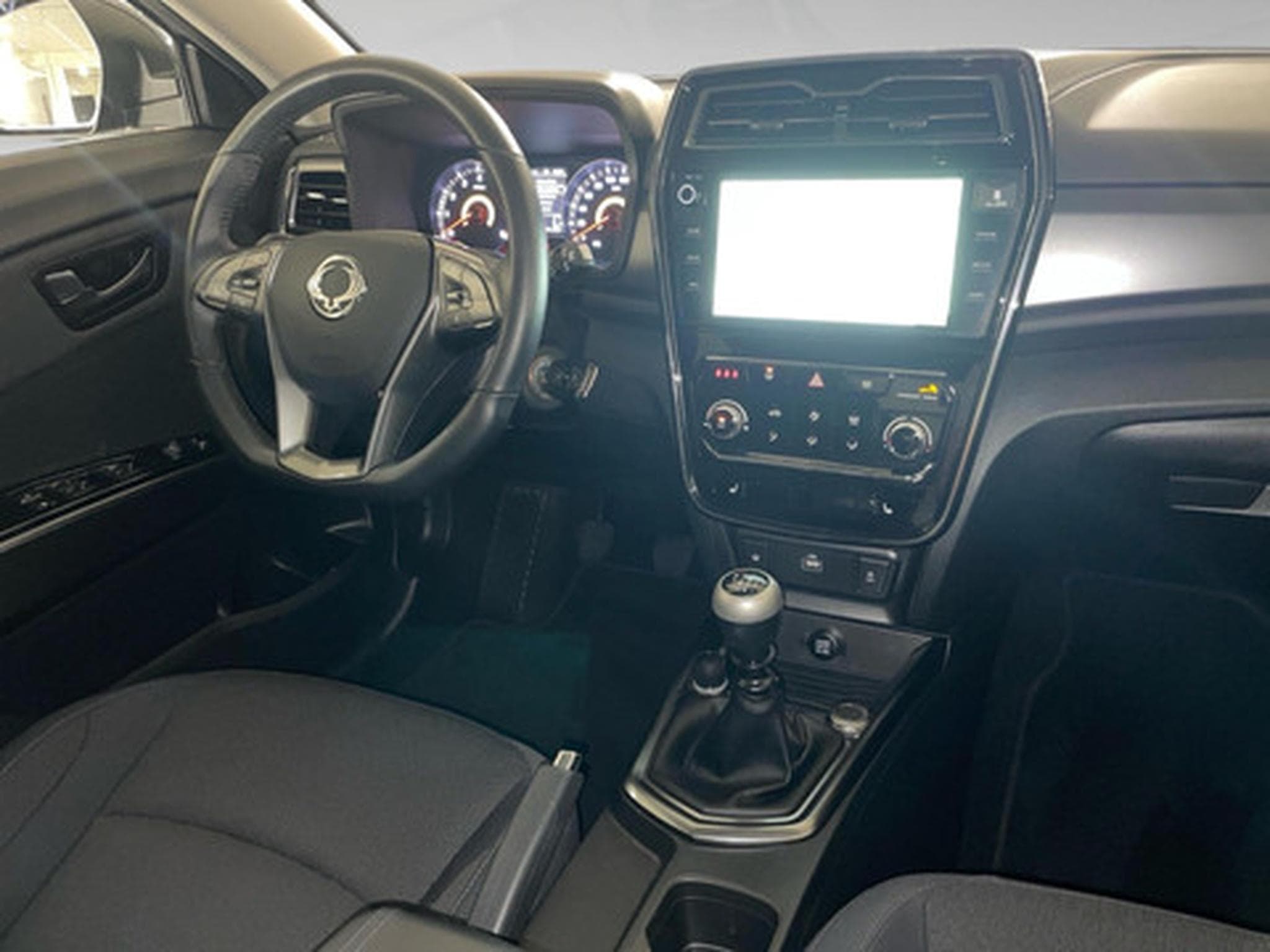 Ssangyong Tivoli 1.5 T-GDI 120kW Quartz (2023) - Photo 7