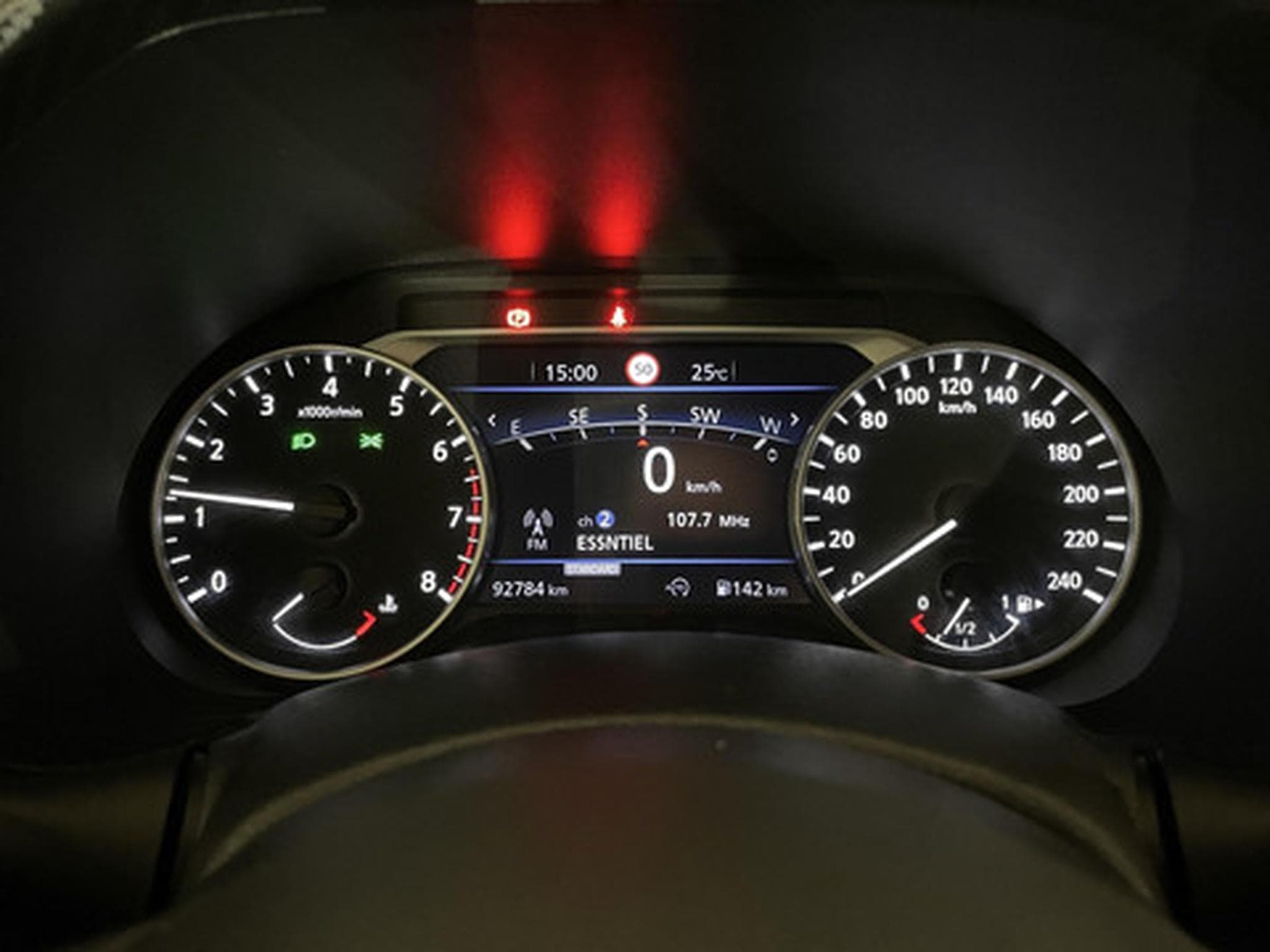 Nissan Juke 1.0 DIG-T Tekna (2019) - Photo 2