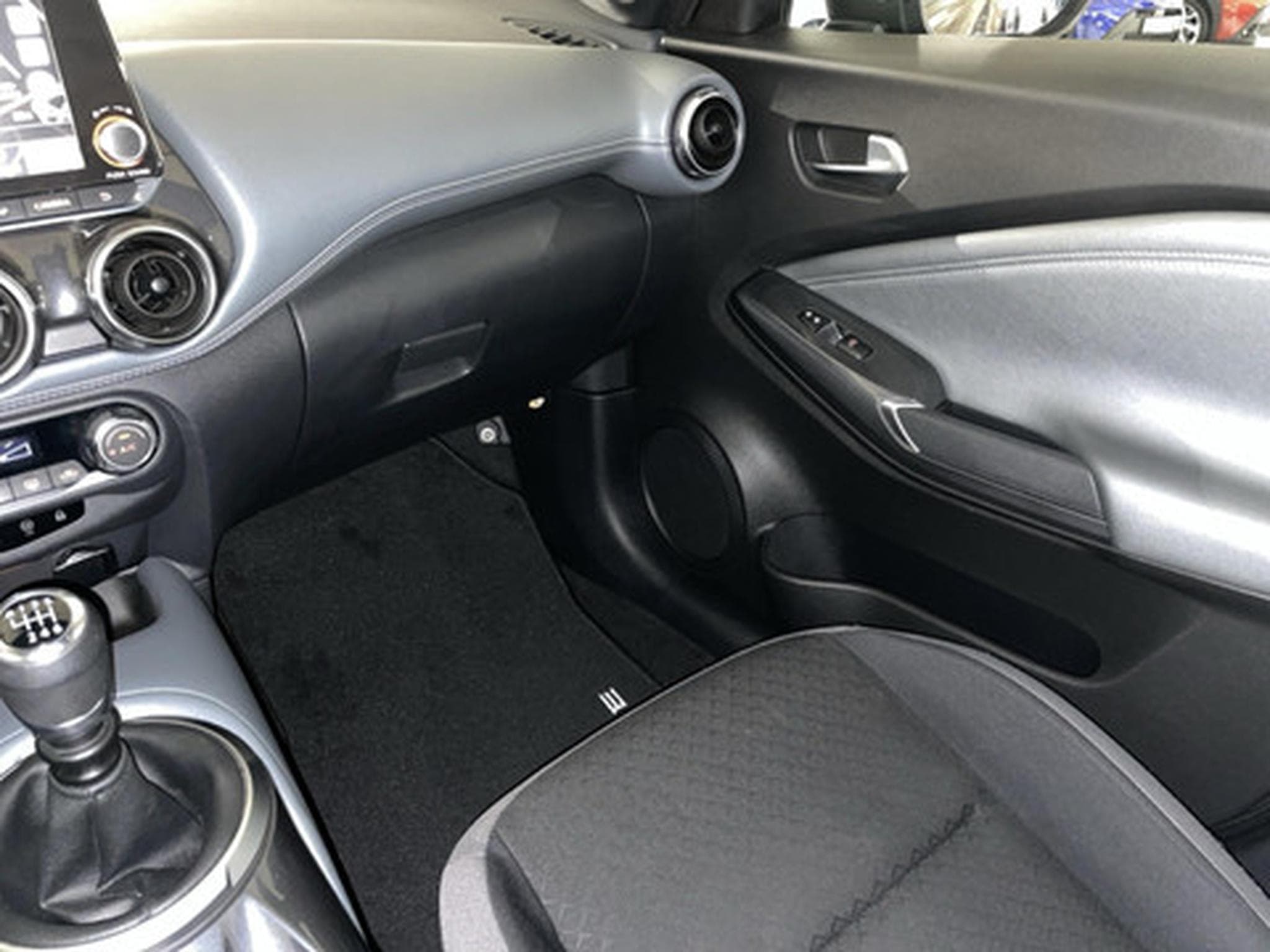 Nissan Juke 1.0 DIG-T Tekna (2019) - Photo 9
