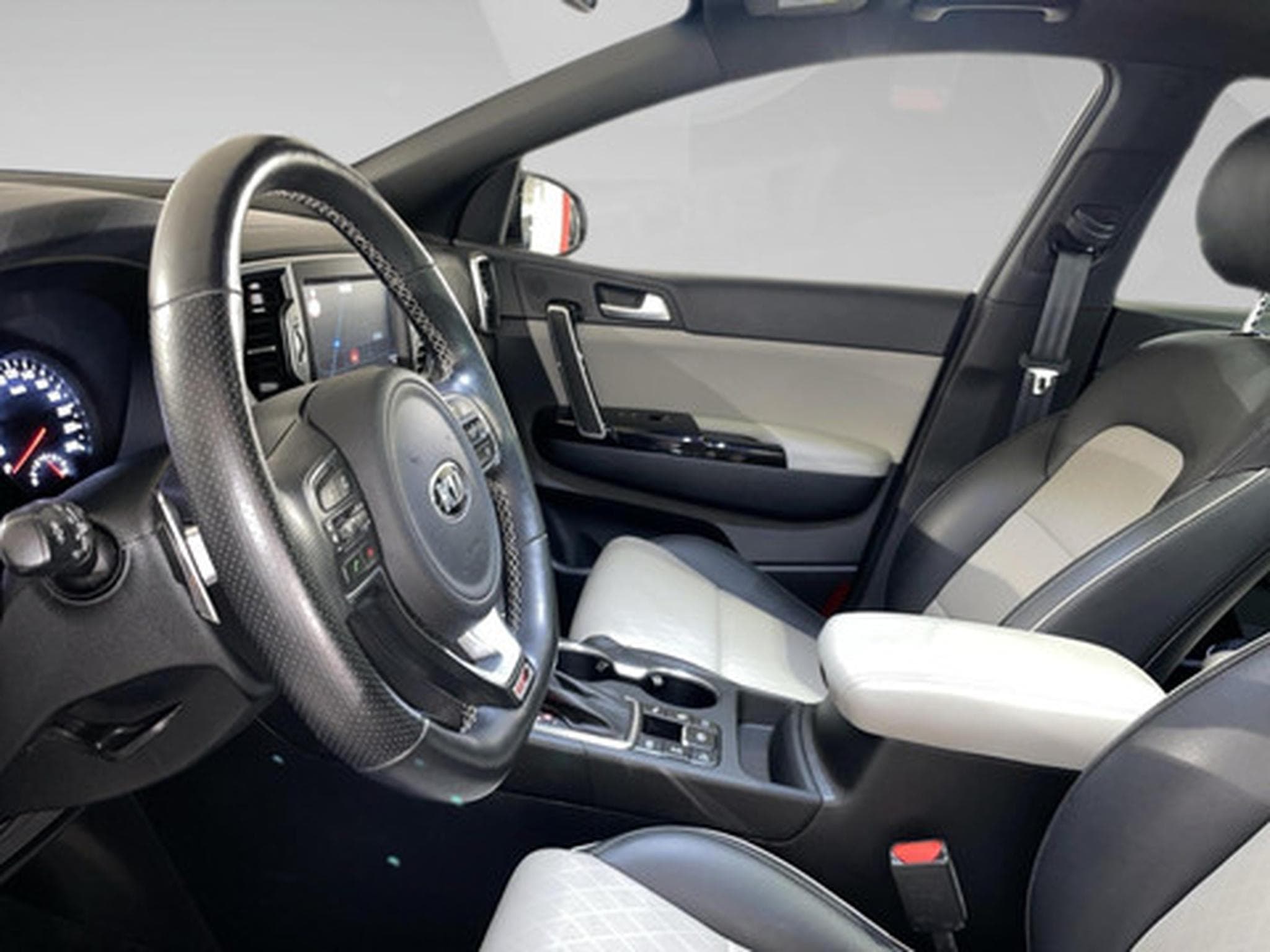 Kia Sportage 1.6 T-GDI 4WD GT-Line (2019) - Photo 4