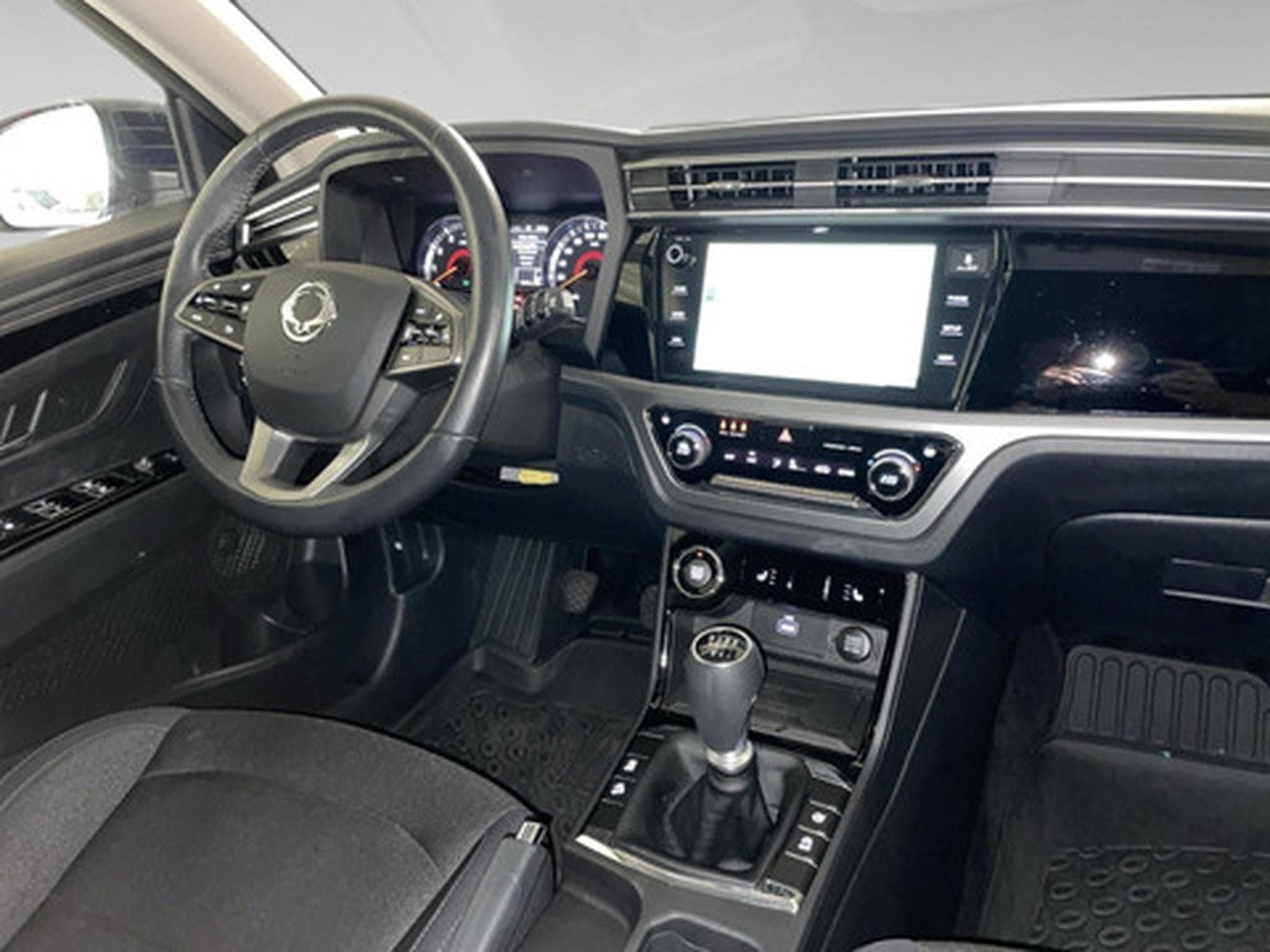 Ssangyong Korando 1.5 T-GDI 120kW Ruby (2023) - Photo 7