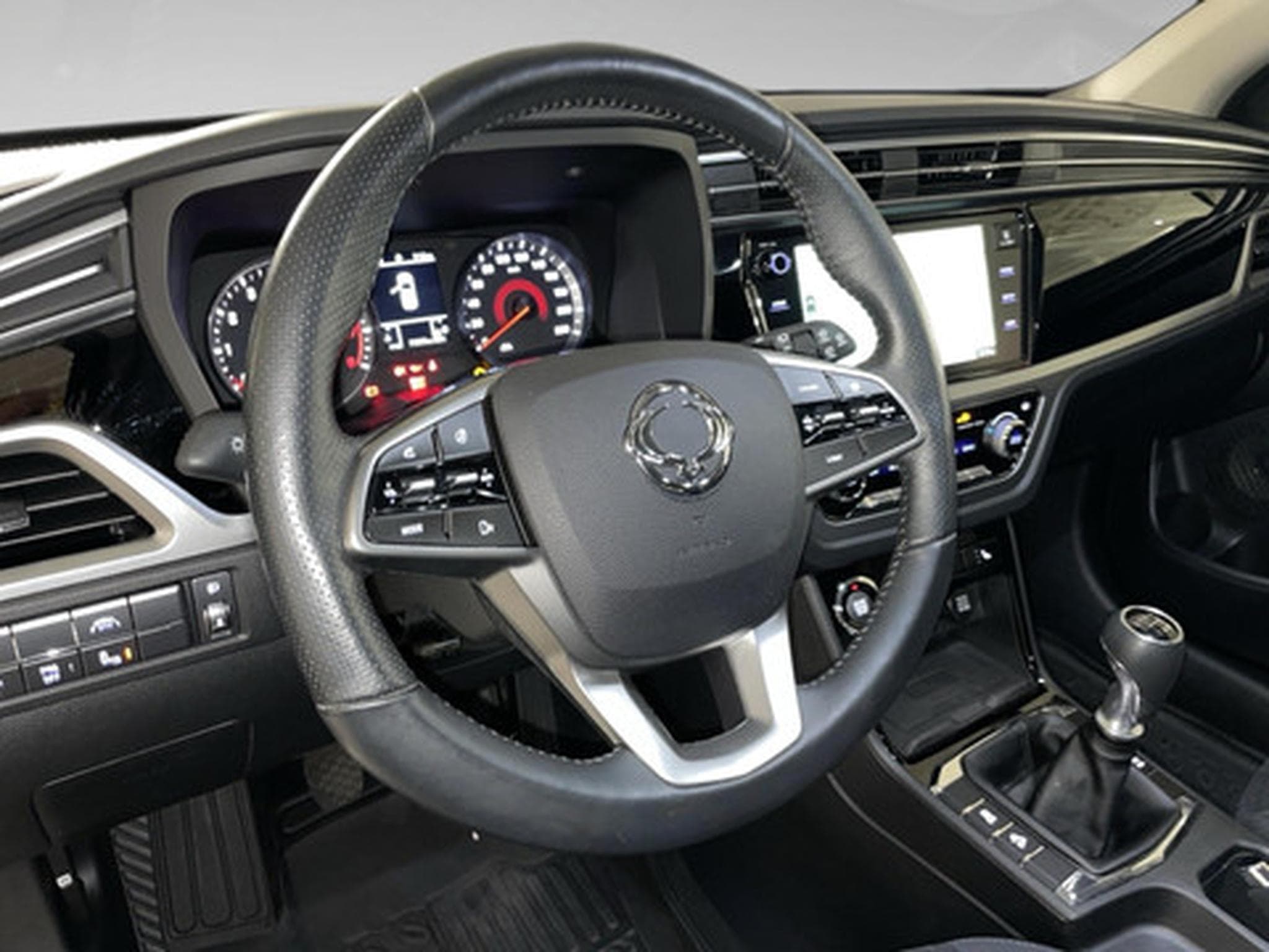 Ssangyong Korando 1.5 T-GDI 120kW Ruby (2023) - Photo 8