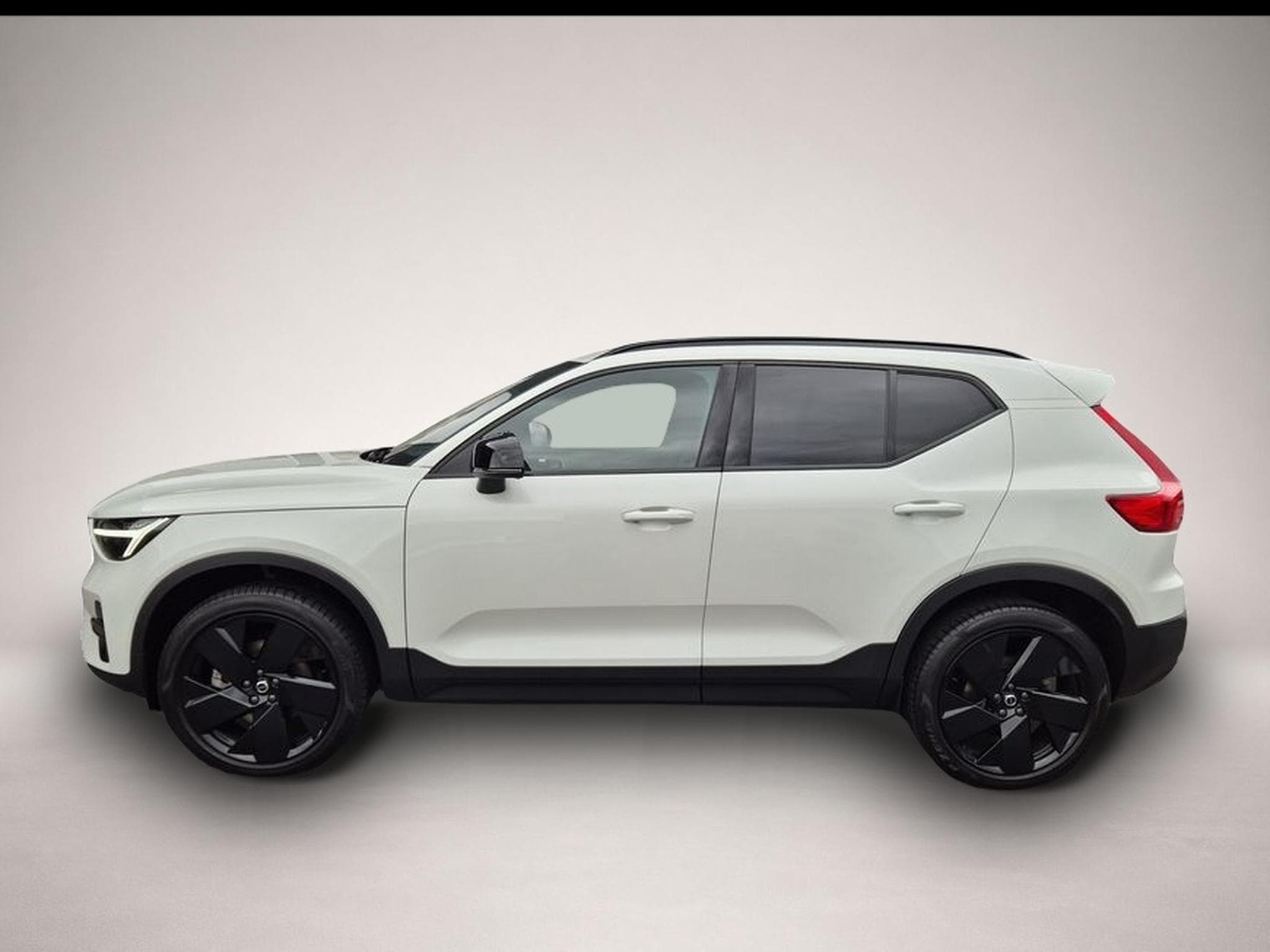 Volvo XC40 (2025) - Photo 4