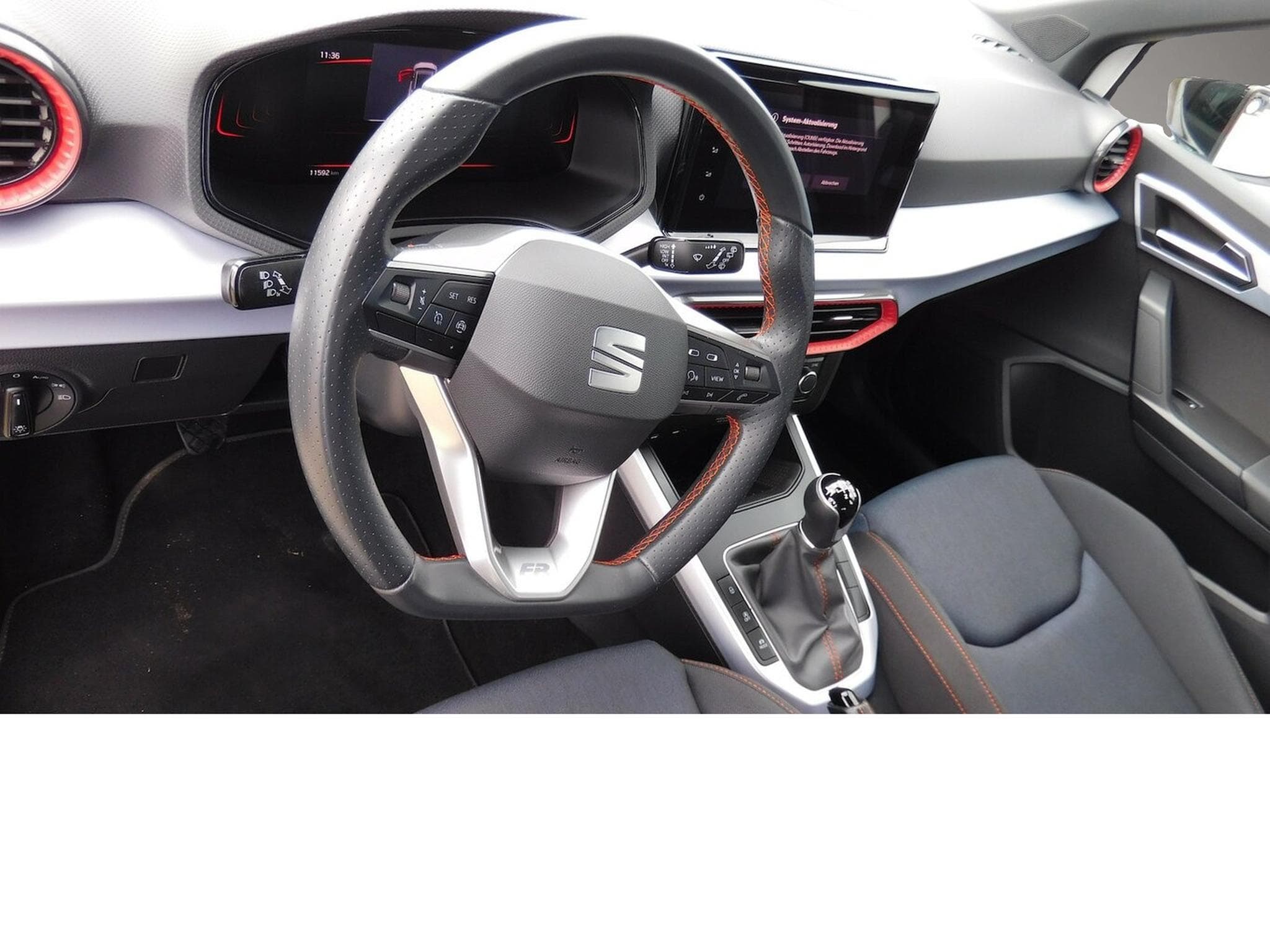Seat Arona (2023) - Photo 2