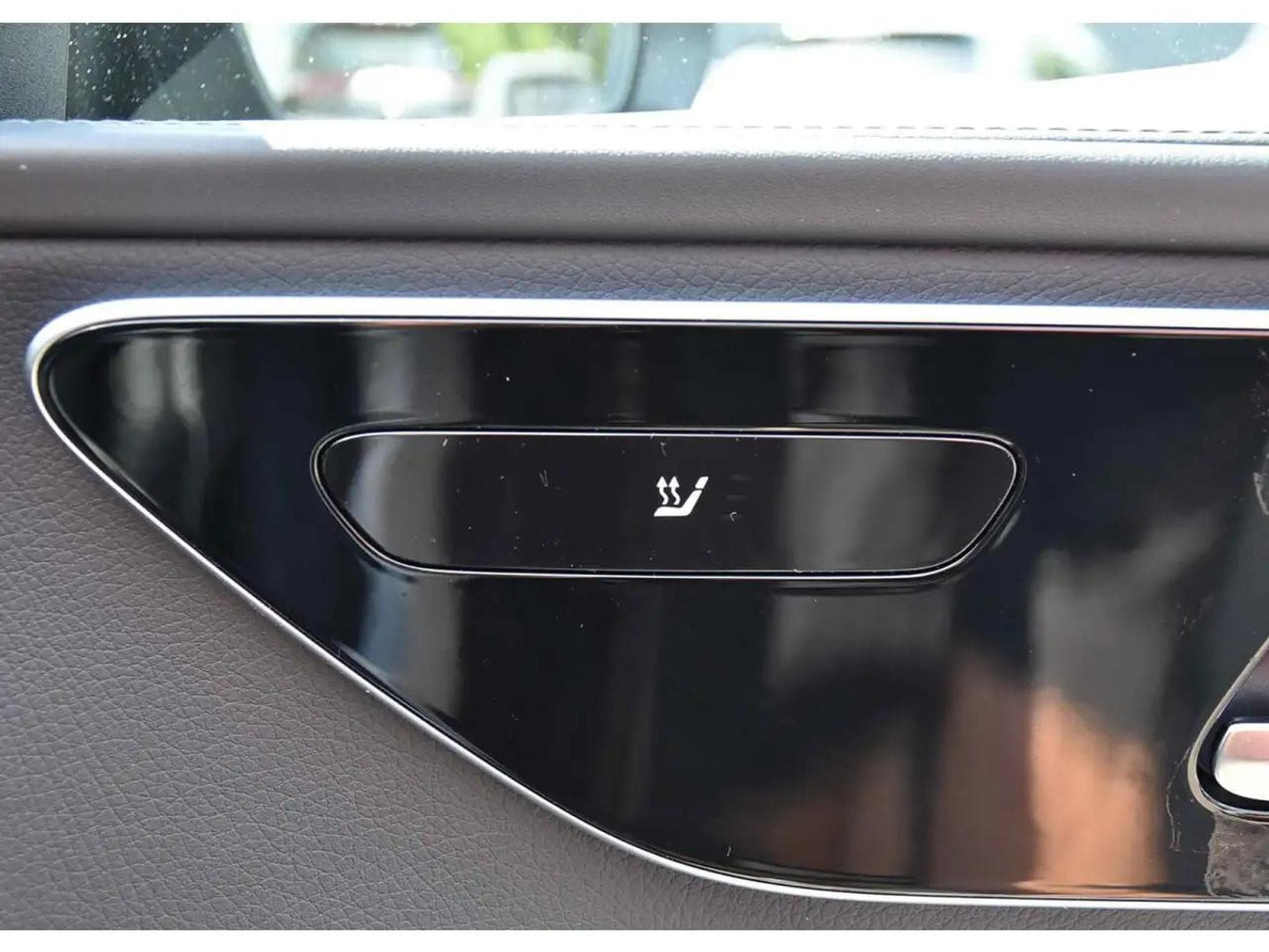 Mercedes C 200 (2025) - Photo 23
