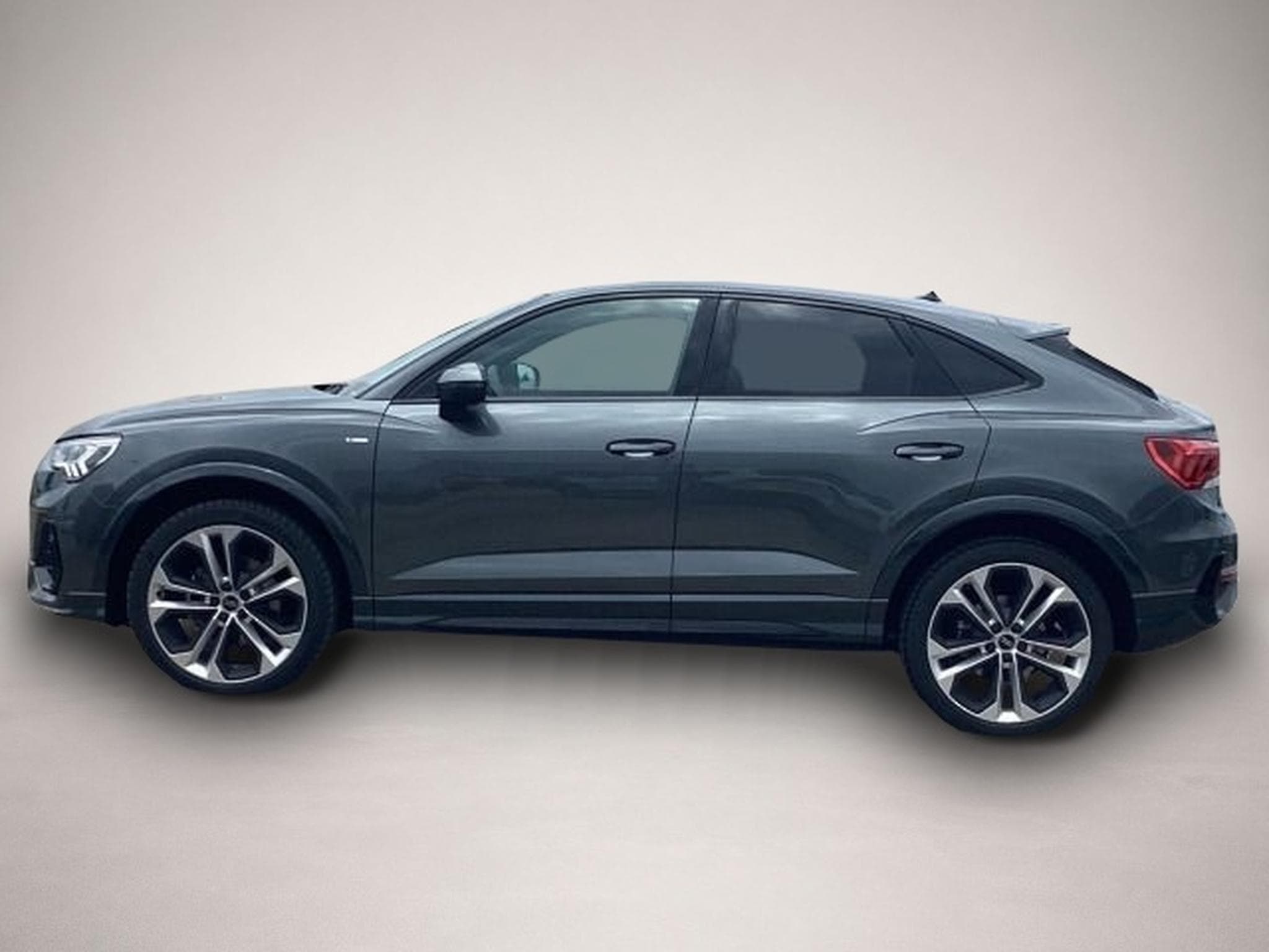 Audi Q3 (2024) - Photo 2