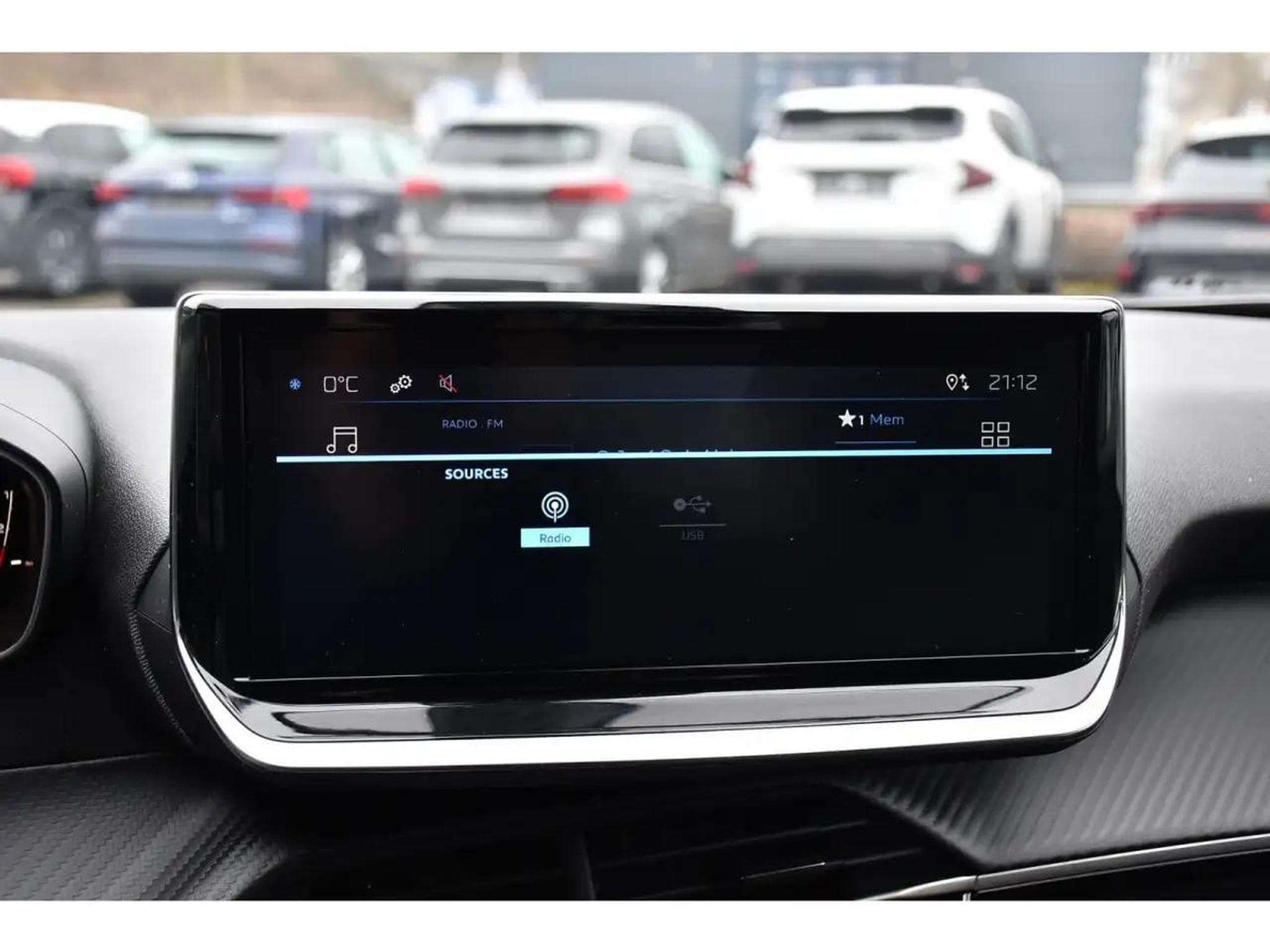 Peugeot 2008 (2025) - Photo 11