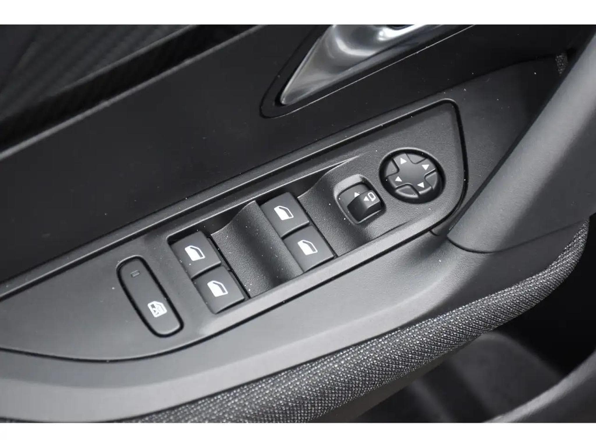 Peugeot 2008 (2025) - Photo 16