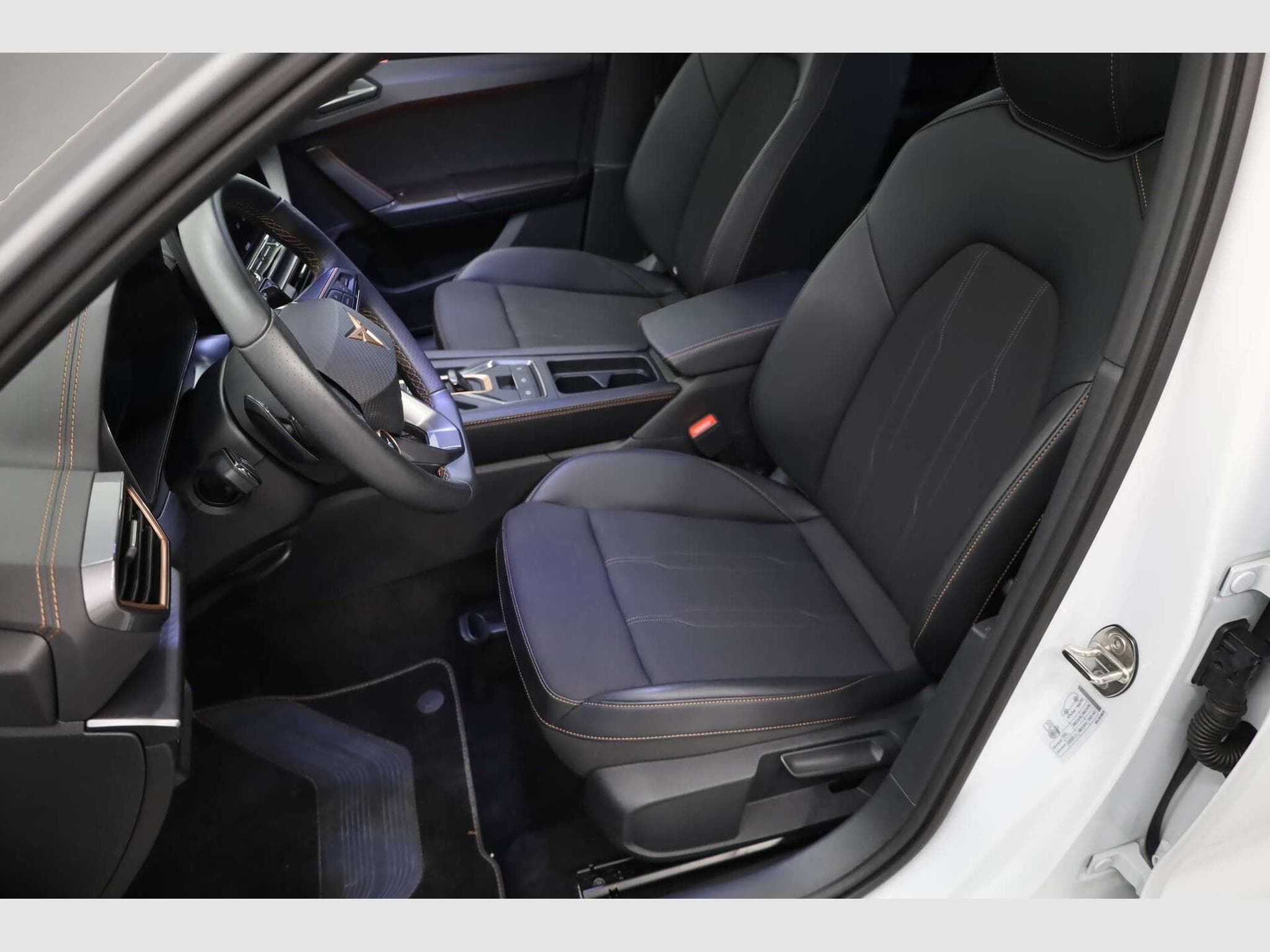 Cupra Leon (2025) - Photo 5
