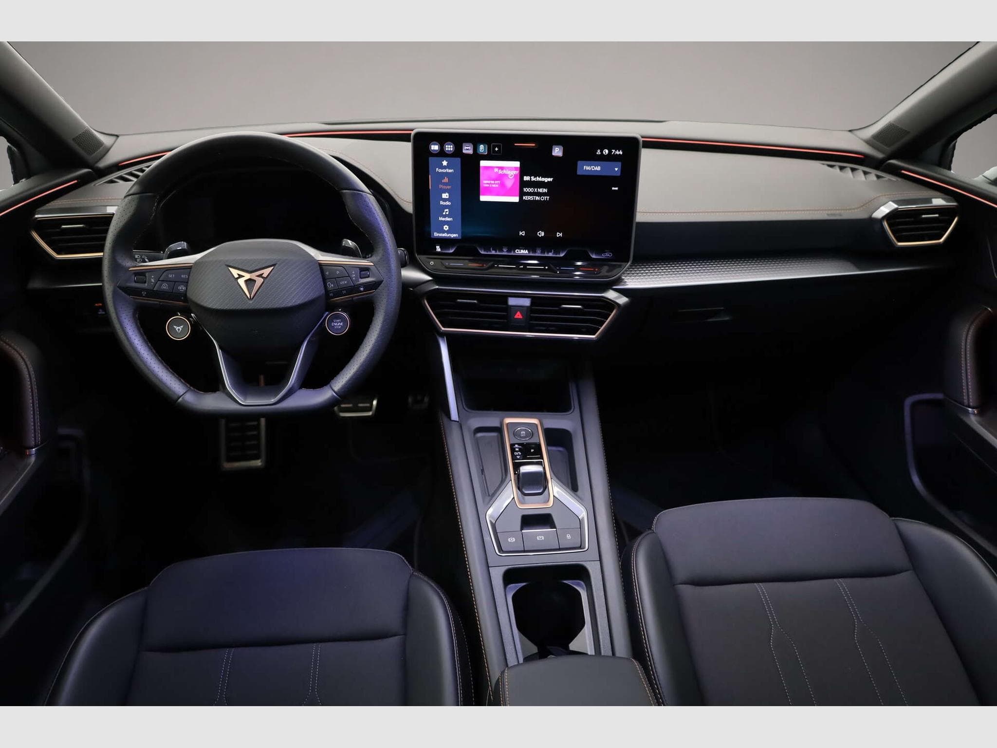 Cupra Leon (2025) - Photo 6