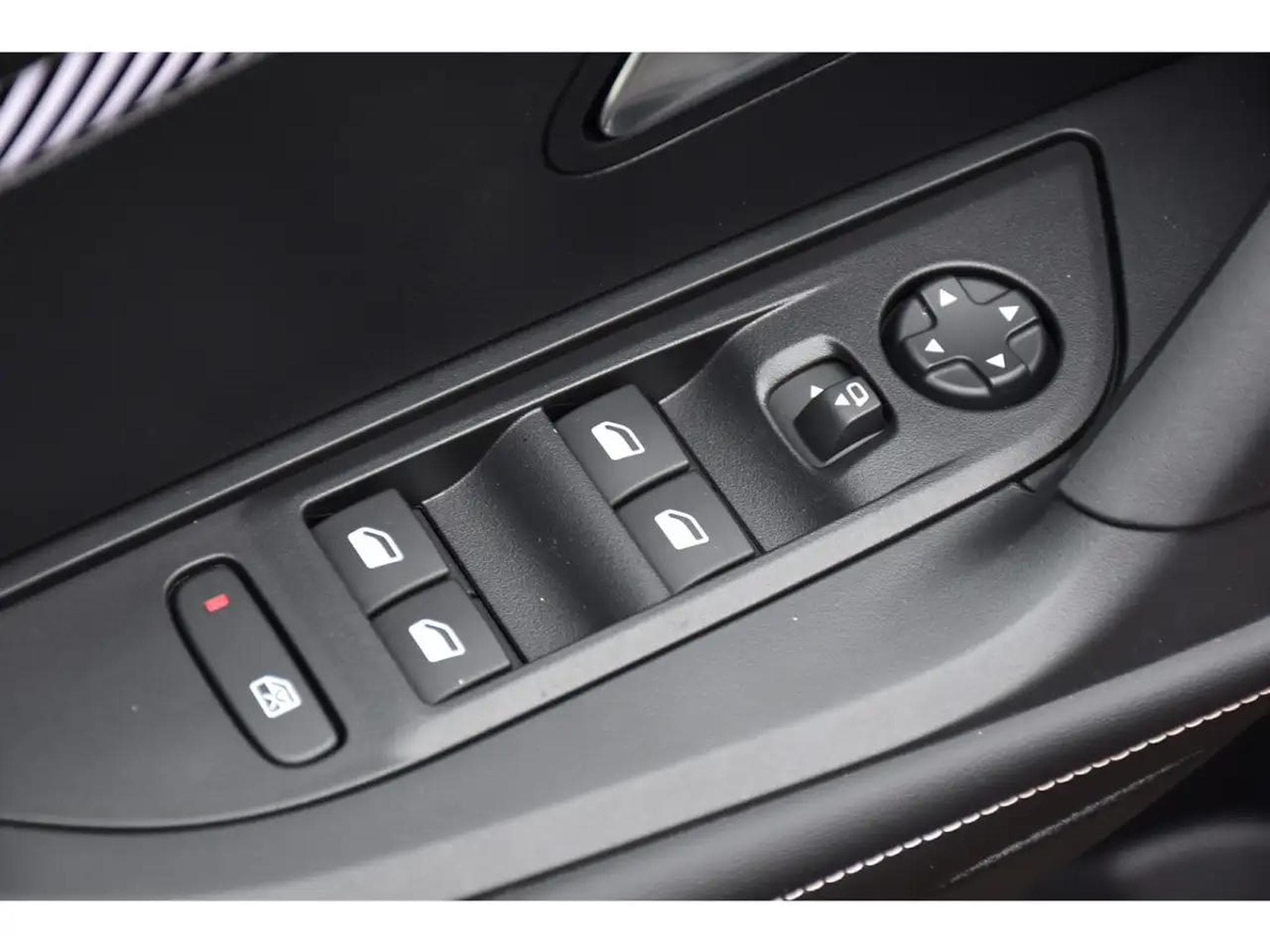 Peugeot 2008 (2025) - Photo 24