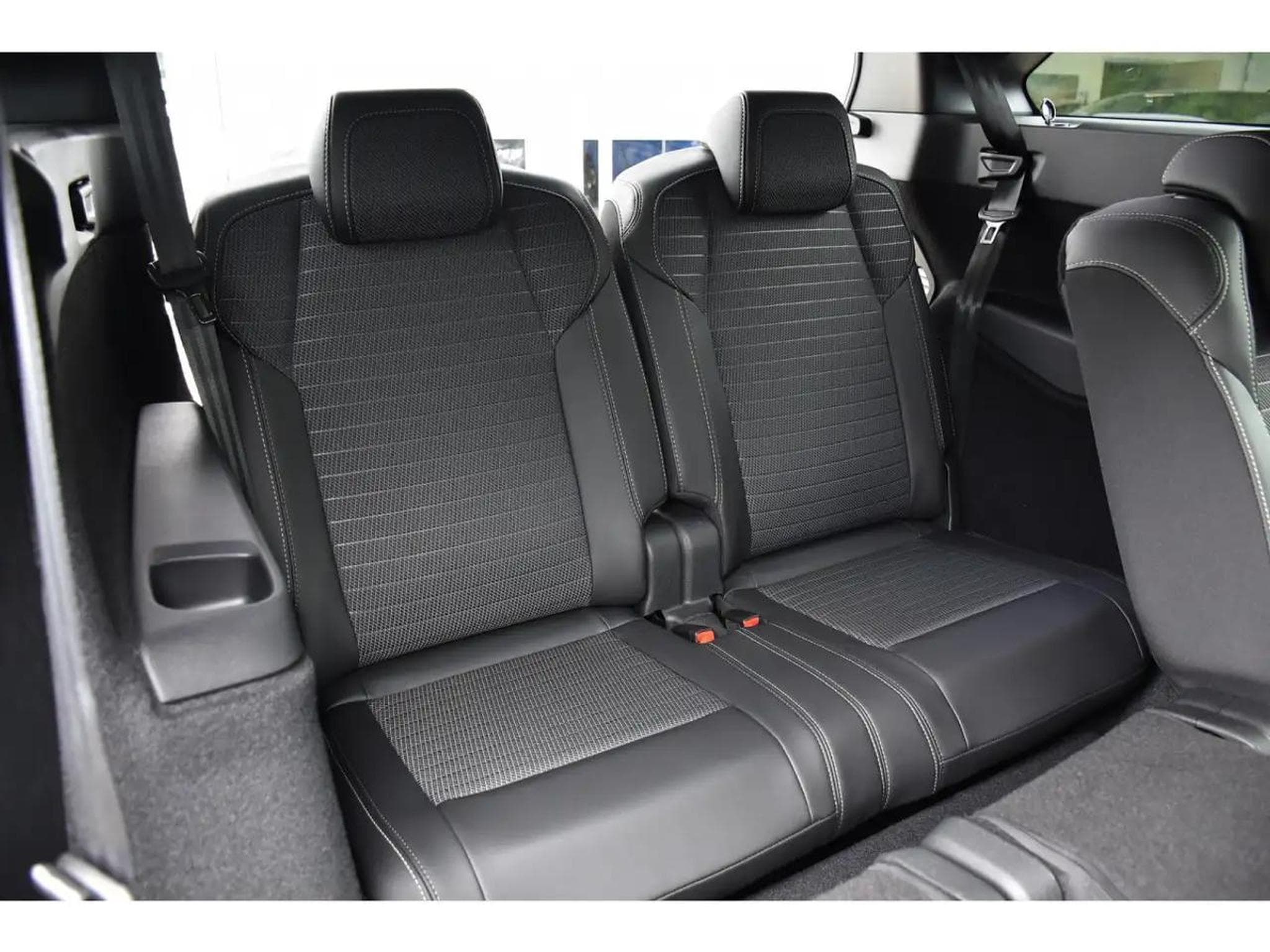 Peugeot 5008 (2026) - Photo 9
