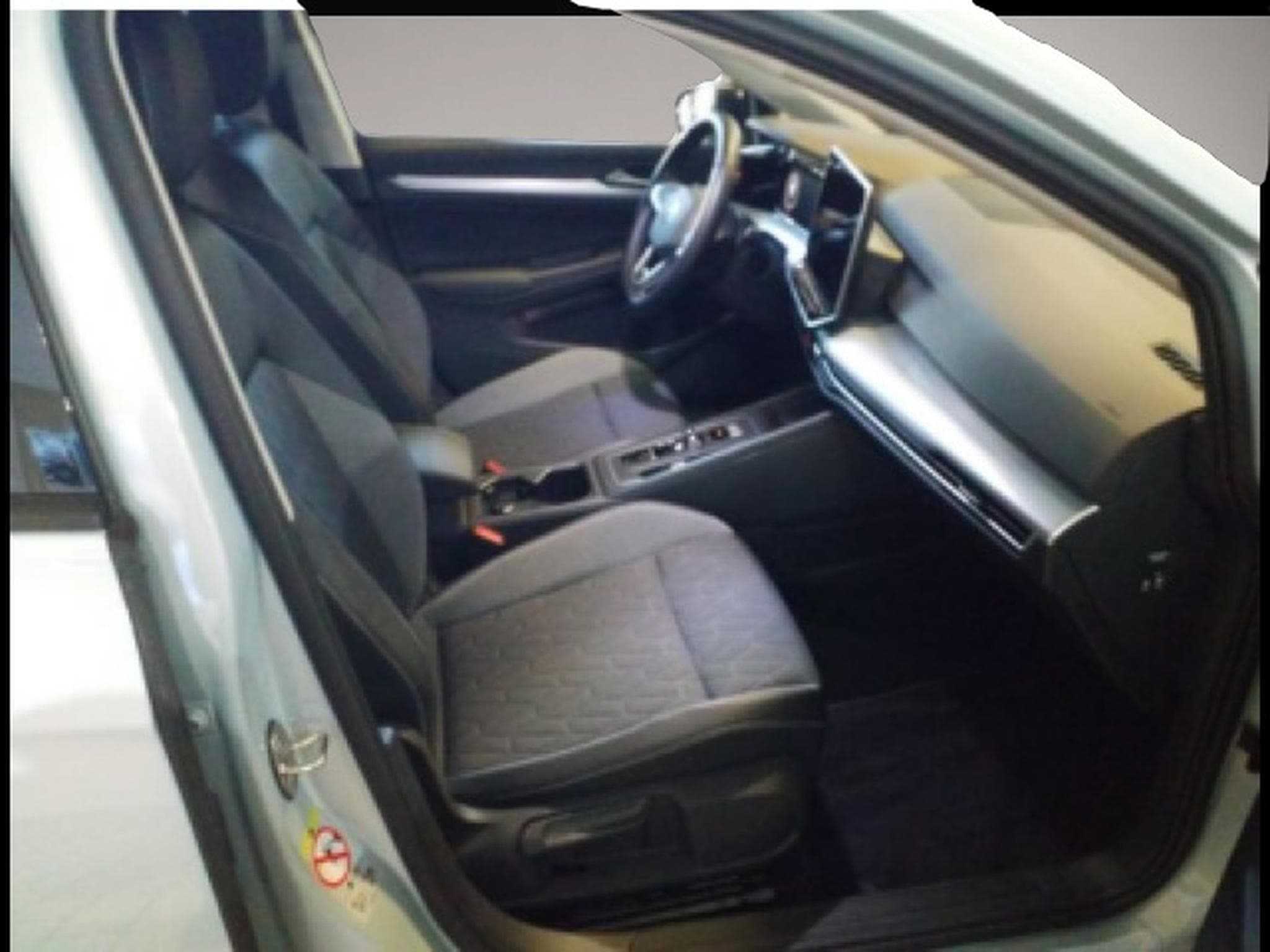 VW Golf (2025) - Photo 2